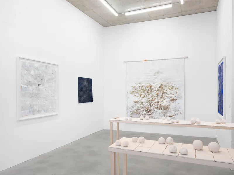 Exhibition View Sophie Bouvier Ausländer Soloshow «Words, Works, Worlds» at Galerie Heinzer Reszler, Lausanne, 2019 / Photo: Julien Gremaud / Courtesy: the artist and Galerie Heinzer Reszler
