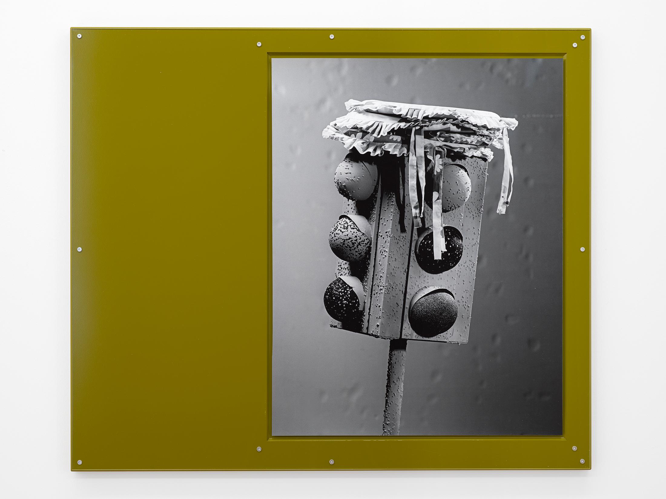Exhibition View Stefan Burger Solo Show «Softbox; view on Stefan Burger, Der Schattenschnüffler, Gelatin silver print, Lacquered steel plate, Acrylic glass, 2023» at Kirchgasse Gallery, Steckborn, 2023 / Photo: Cedric Mussano / Courtesy: the artist and Kirchgasse Gallery