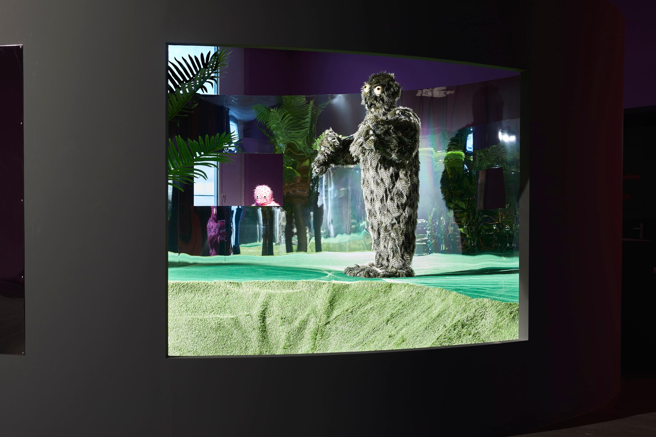 Exhibition View Stefan Tcherepnin Soloshow «Honky Tonk Calamity >< Ms. Fortune on the Links» at Kunsthalle Zürich, Zurich, 2019 / © Photo: Lucas Ziegler / Courtesy: the artist and Kunsthalle Zürich