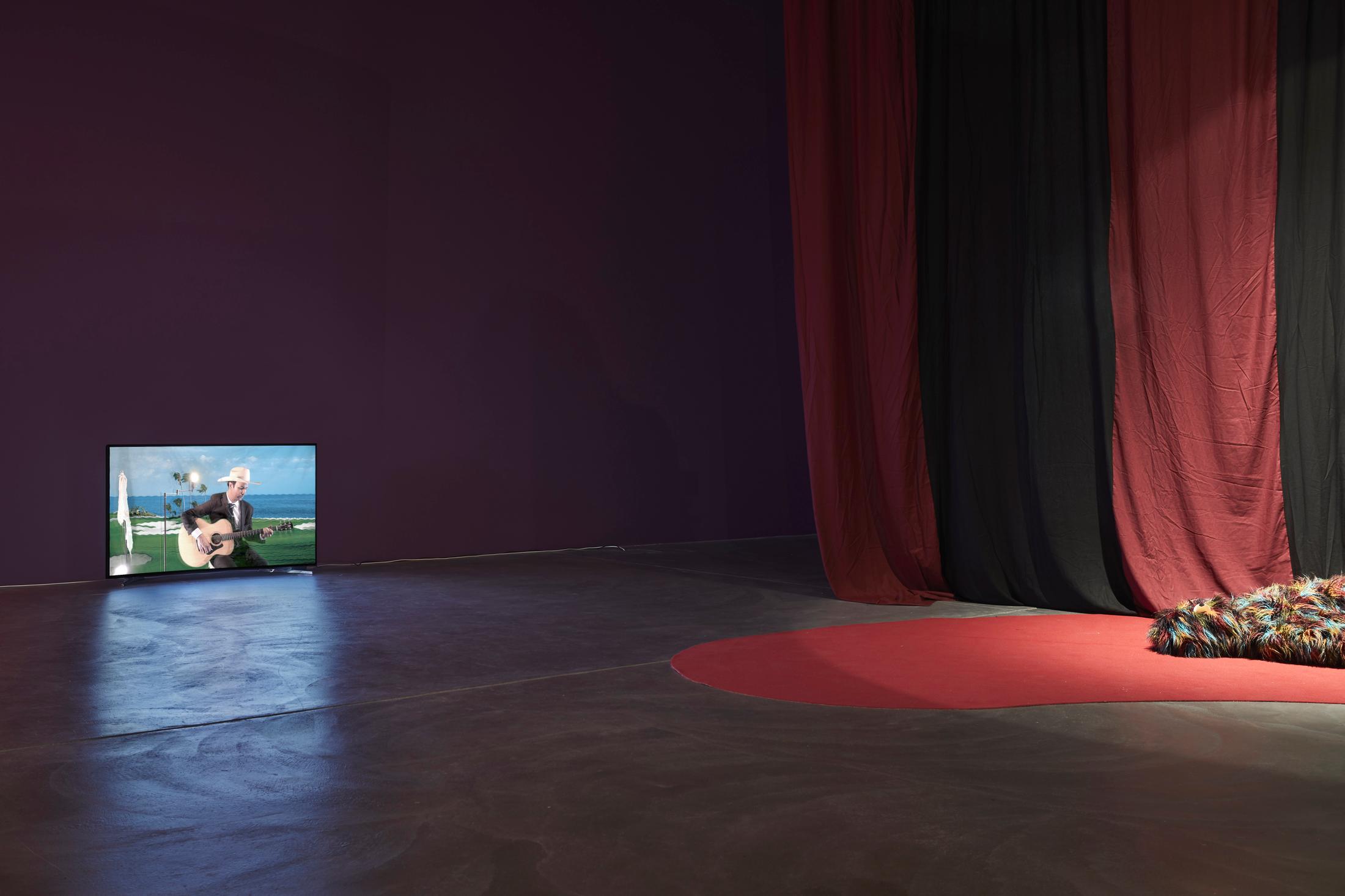 Exhibition View Stefan Tcherepnin Soloshow «Honky Tonk Calamity >< Ms. Fortune on the Links» at Kunsthalle Zürich, Zurich, 2019 / © Photo: Lucas Ziegler / Courtesy: the artist and Kunsthalle Zürich