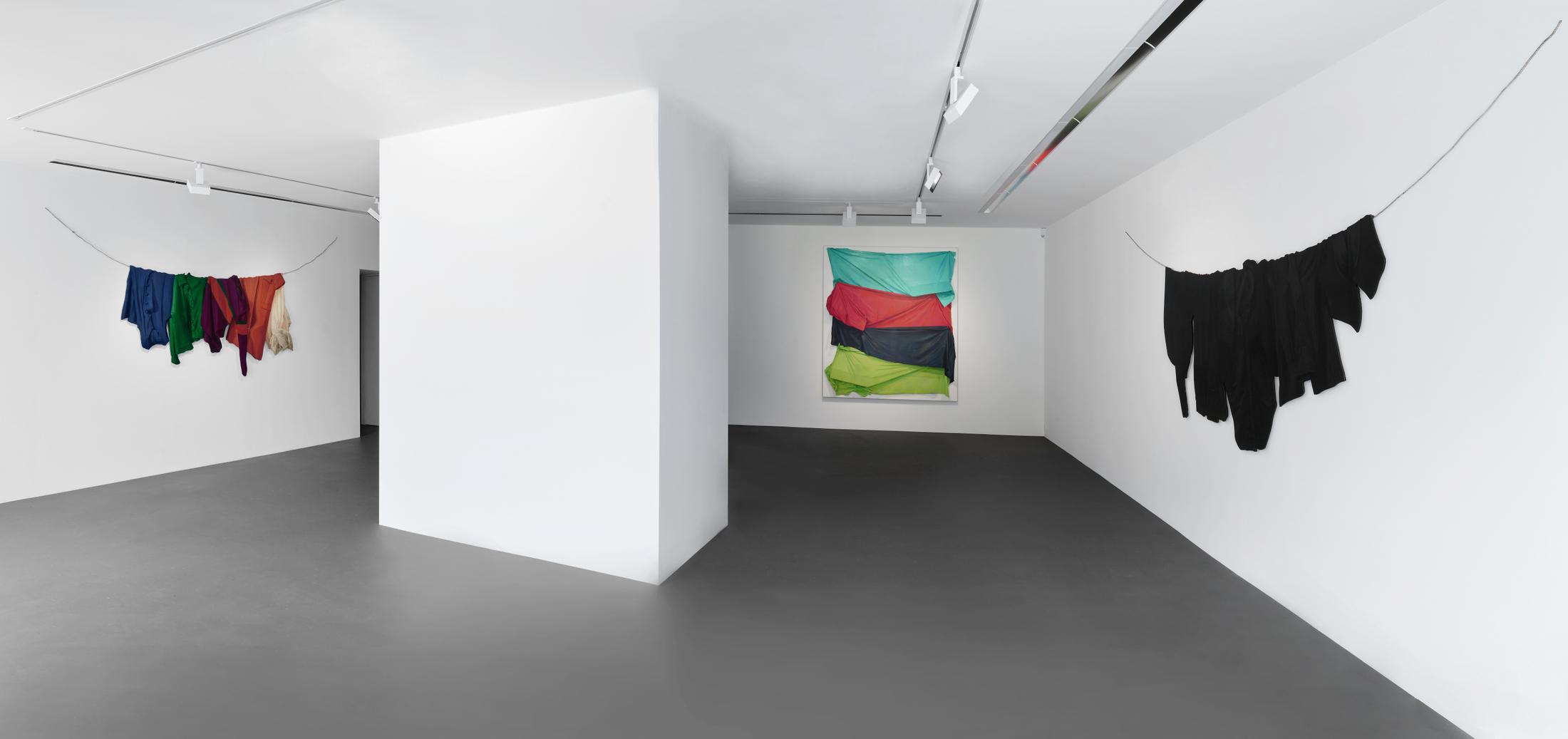 Exhibition View Stephen Posen «Threads: Paintings from the 1960s and '70s» at Vito Schnabel Gallery, St. Moritz / Photos: Roland Tännler / Courtesy the artist and Vito Schnabel Gallery
