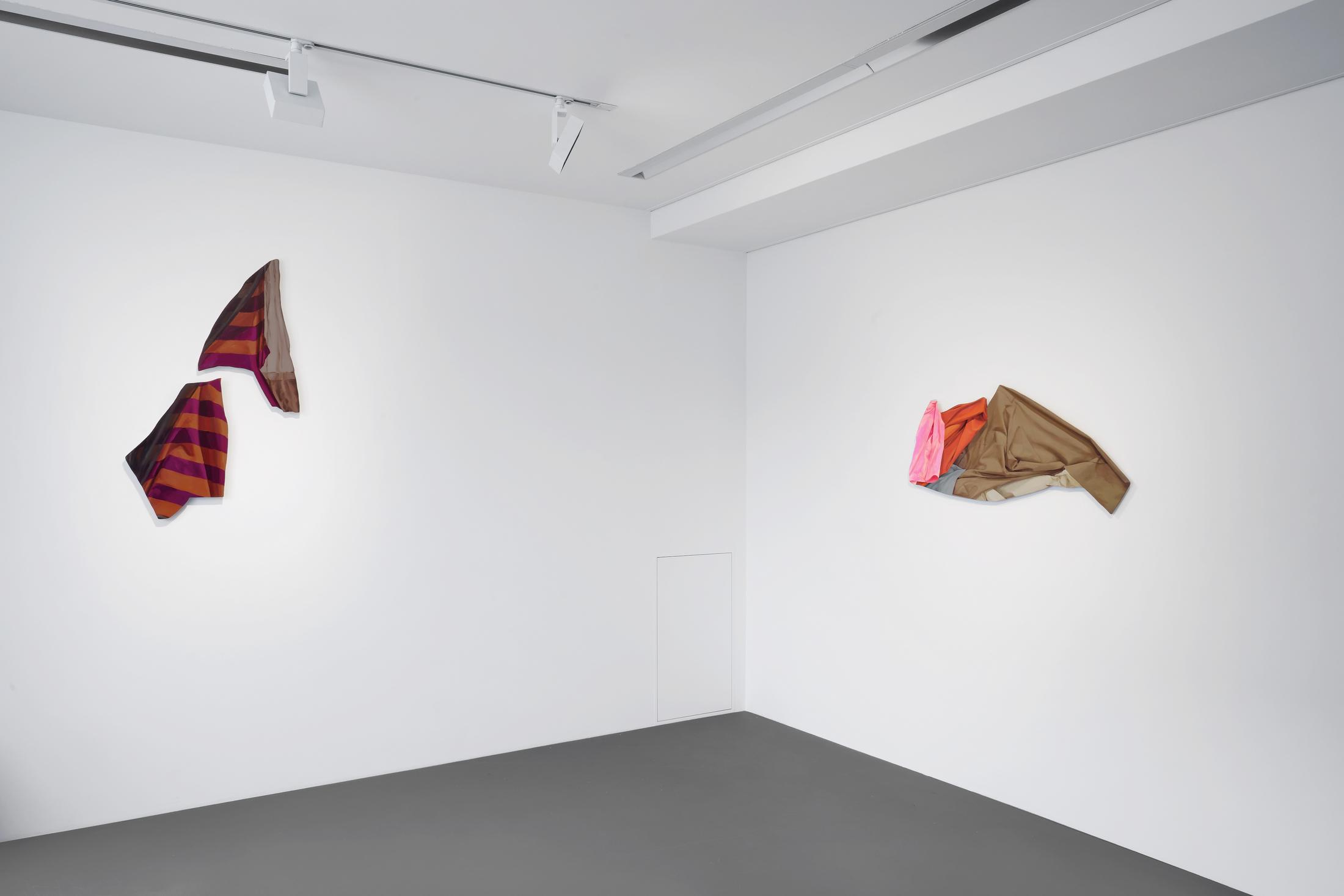 Exhibition View Stephen Posen «Threads: Paintings from the 1960s and '70s» at Vito Schnabel Gallery, St. Moritz / Photos: Roland Tännler / Courtesy the artist and Vito Schnabel Gallery