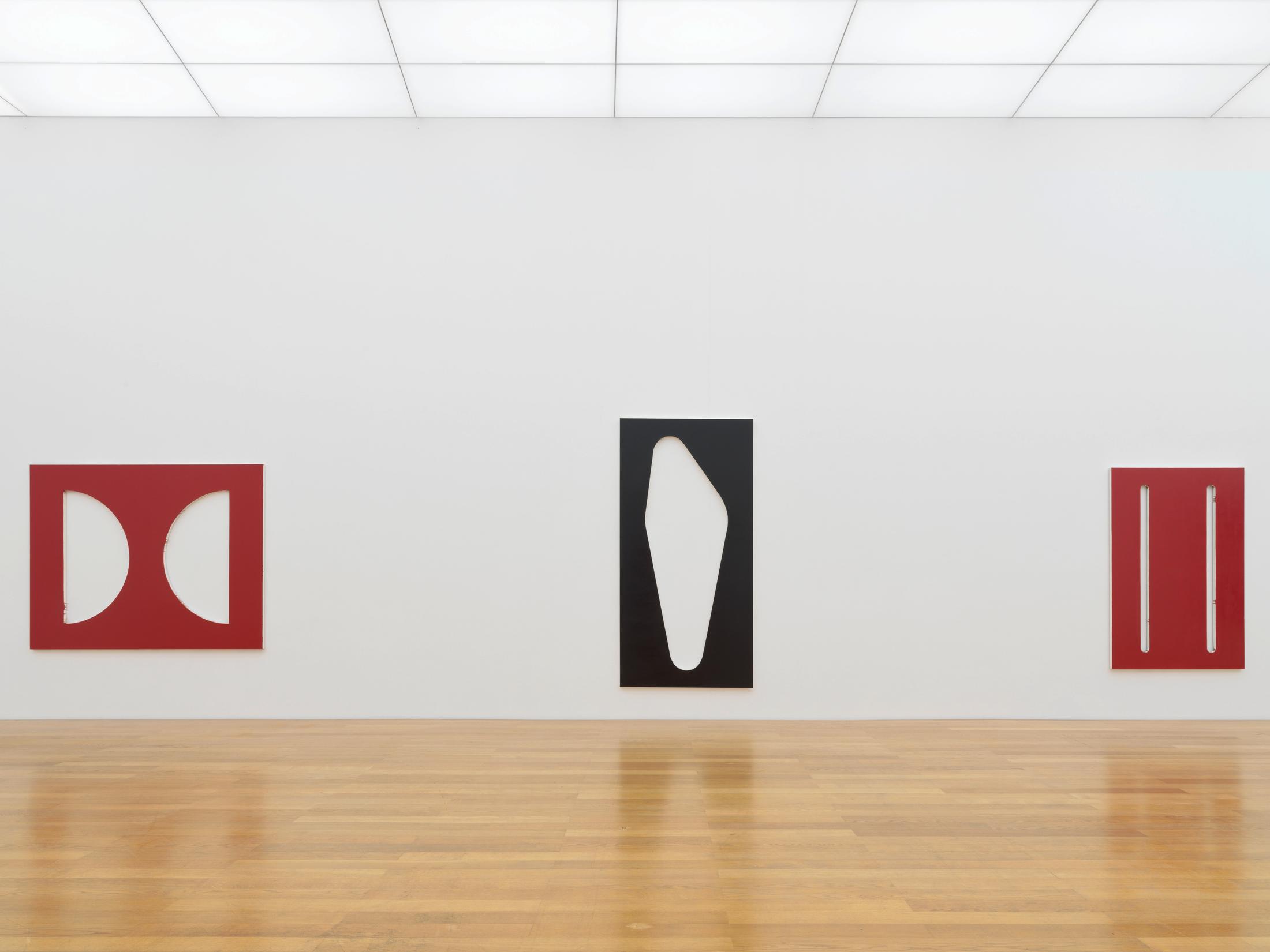 Exhibition View Steven Parrino Soloshow «Nihilism Is Love» at Kunstmuseum Liechtenstein, Liechtenstein, 2020 / Photo: Stefan Altenburger / © Kunstmuseum Liechtenstein / Courtesy: the artist and Kunstmuseum Liechtenstein