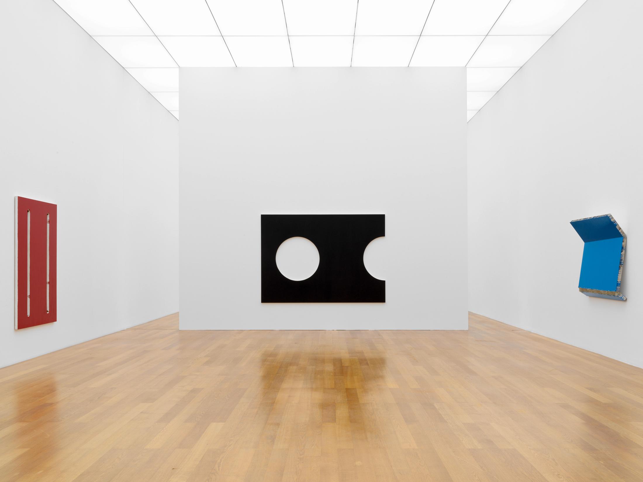 Exhibition View Steven Parrino Soloshow «Nihilism Is Love» at Kunstmuseum Liechtenstein, Liechtenstein, 2020 / Photo: Stefan Altenburger / © Kunstmuseum Liechtenstein / Courtesy: the artist and Kunstmuseum Liechtenstein