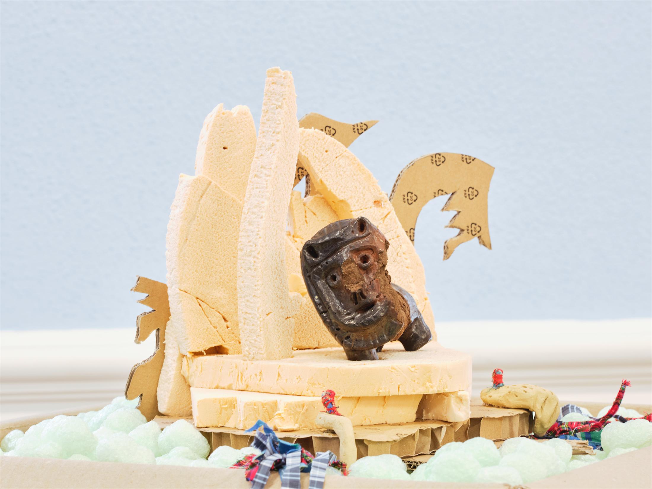 Exhibition View Group Show «Stitches. Home as Composition; view on Beth Dillon, De Lions, 2021» at Krone Couronne, Biel/Bienne, 2022 / Photo: Nicolas Delaroche / Courtesy: the artists and Krone Couronne