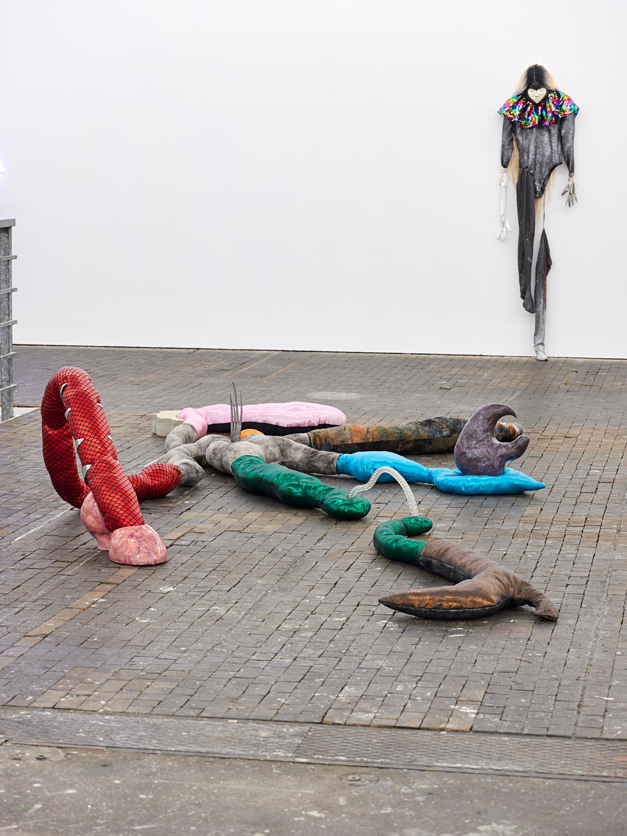 Exhibition View Group Show «Stitches: Scènes, corps, décors;  view on Nicola Genovese, Manon Wertenbroek, (l.t.r.)» at Le Commun, Geneva, 2021 / Photo: Nicolas Delaroche Studio / Courtesy: the artists and Le Commun