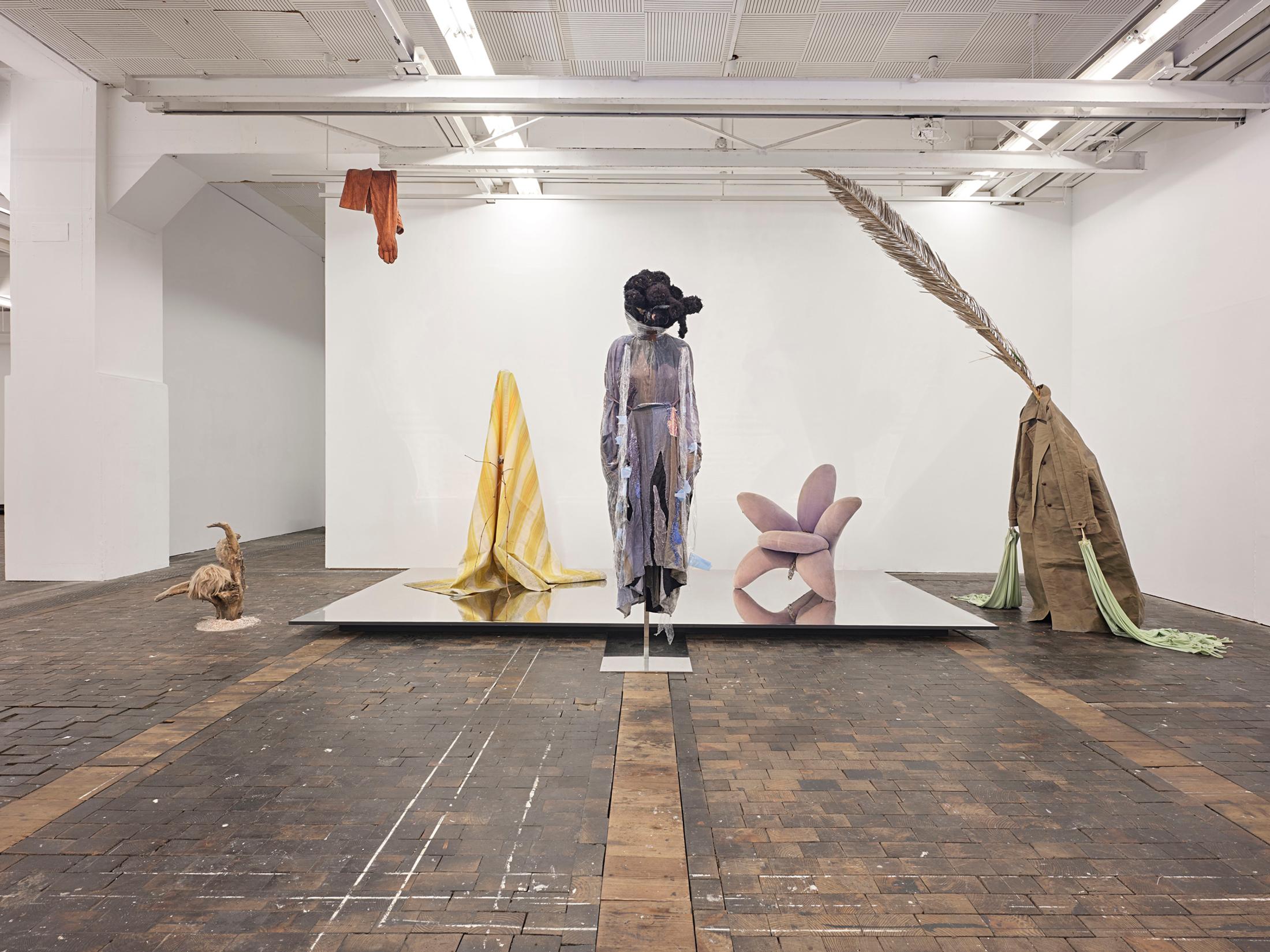 Exhibition View Group Show «Stitches: Scènes, corps, décors;  view on Sophie Jung (installation)» at Le Commun, Geneva, 2021 / Photo: Nicolas Delaroche Studio / Courtesy: the artists and Le Commun