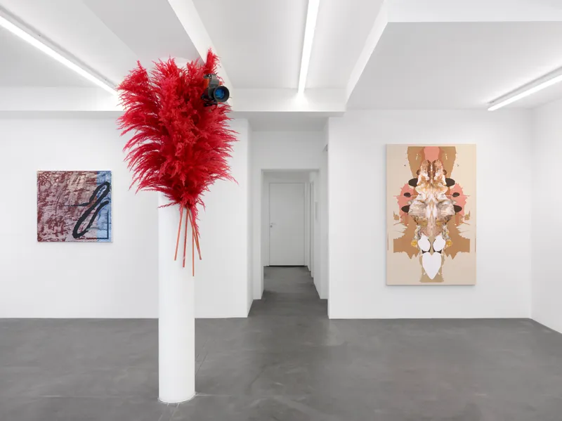 Exhibition View Groupshow «Structures of Feeling» at Galerie Maria Bernheim, Zurich, 2020 / Photo: Annik Wetter / Courtesy: the artists and Galerie Maria Bernheim