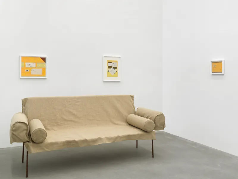 Exhibition View Sue Williams Soloshow at Galerie Eva Presenhuber, Waldmannstrasse, Zurich, 2020 / Photo: Stefan Altenburger / © Sue Williams / Courtesy the artist and Galerie Eva Presenhuber, Zurich / New York