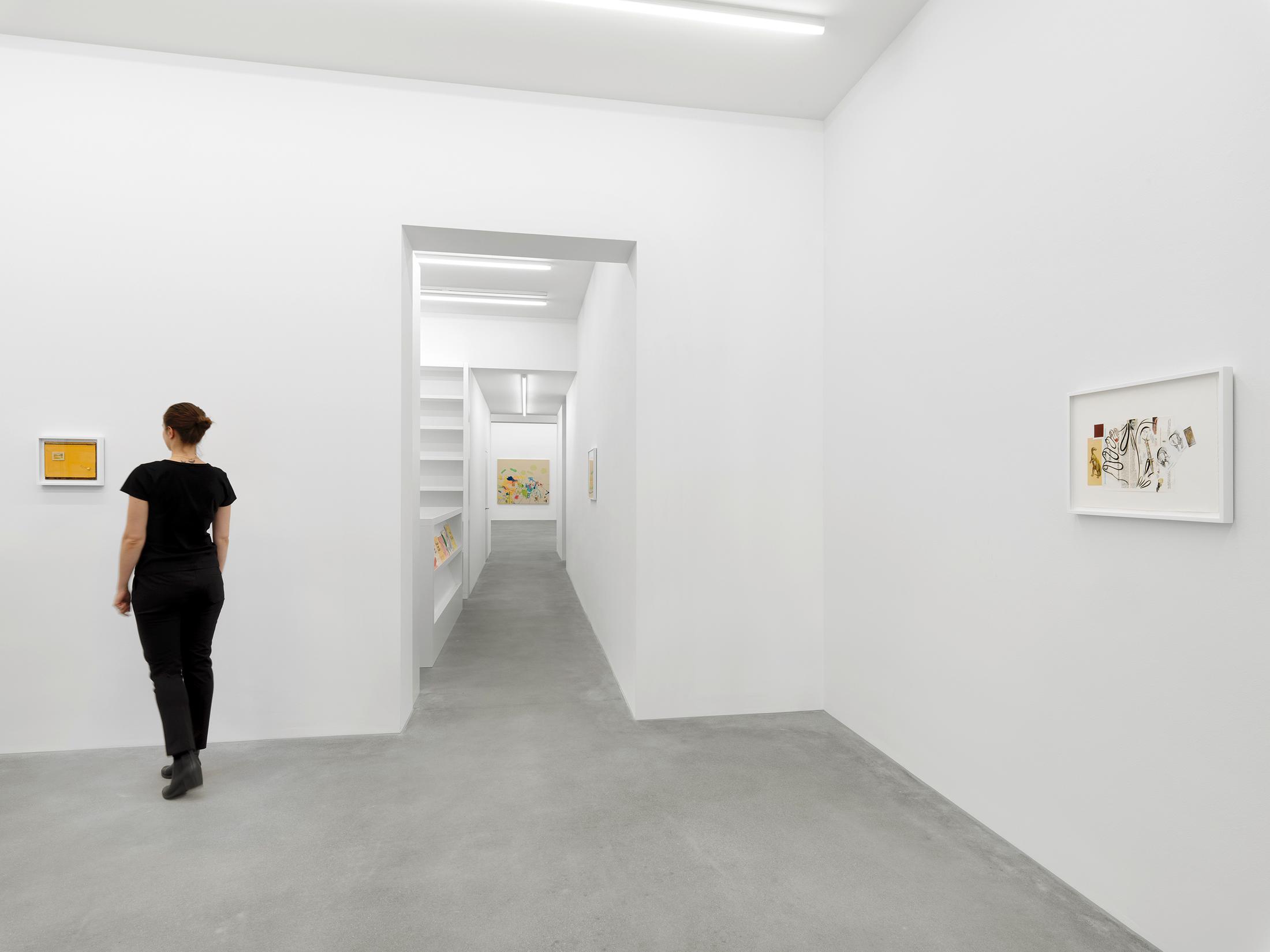 Exhibition View Sue Williams Soloshow at Galerie Eva Presenhuber, Waldmannstrasse, Zurich, 2020 / Photo: Stefan Altenburger / © Sue Williams / Courtesy the artist and Galerie Eva Presenhuber, Zurich / New York
