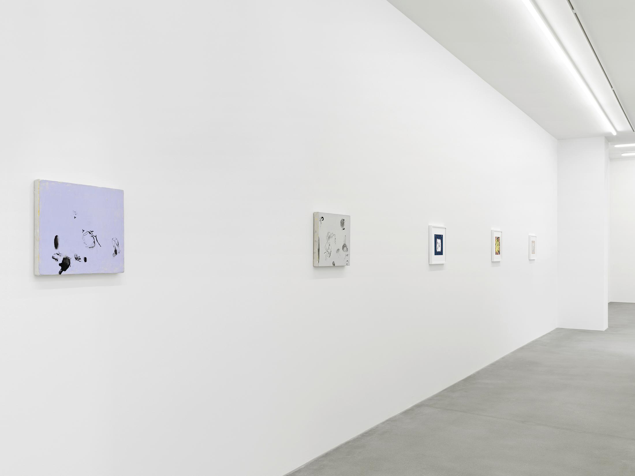 Exhibition View Sue Williams Soloshow at Galerie Eva Presenhuber, Waldmannstrasse, Zurich, 2020 / Photo: Stefan Altenburger / © Sue Williams / Courtesy the artist and Galerie Eva Presenhuber, Zurich / New York