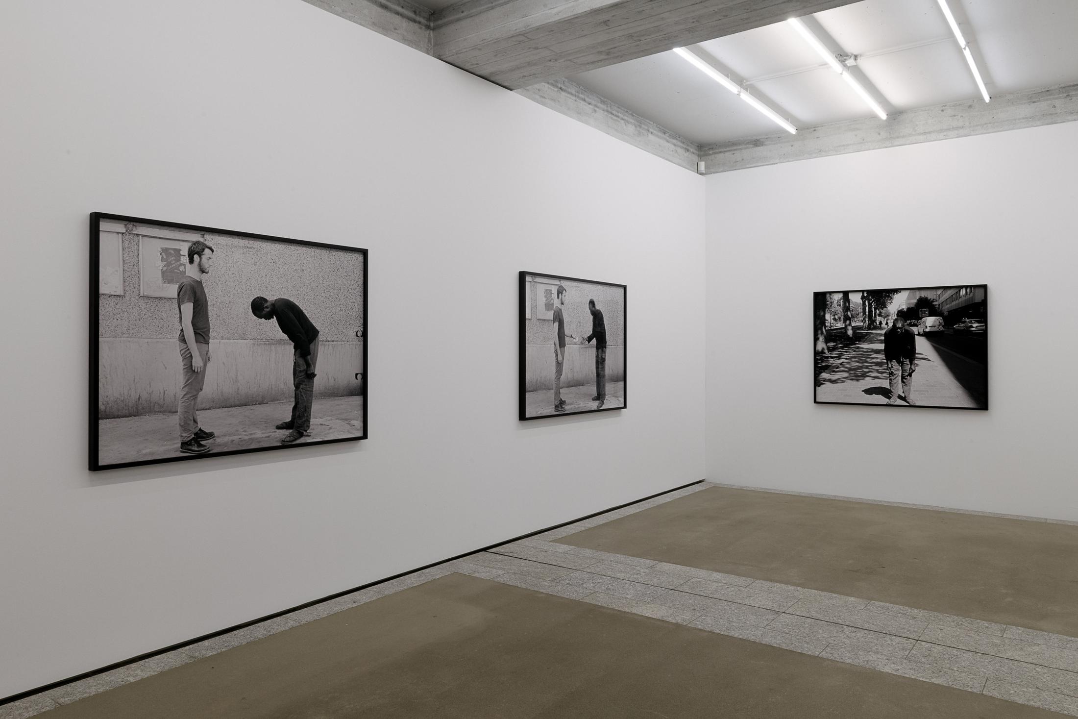 Exhibition View Groupshow «The Humans; view on Artur Zmijewski, In Between, 2018» / Photo: Sebastian Stalder / Courtesy: the artist and Galerie Peter Kilchmann, Zürich