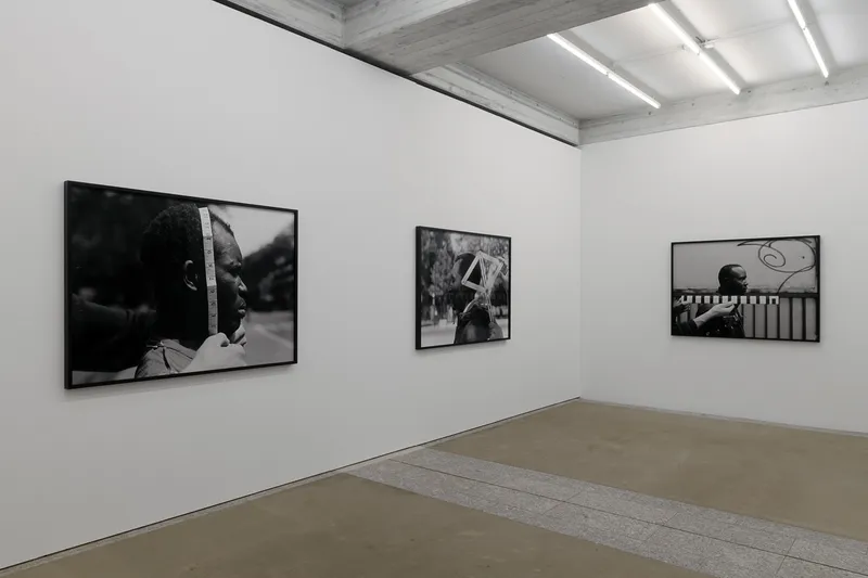 Exhibition View Groupshow «The Humans; view on Artur Zmijewski, In Between, 2018» / Photo: Sebastian Stalder / Courtesy: the artist and Galerie Peter Kilchmann, Zürich