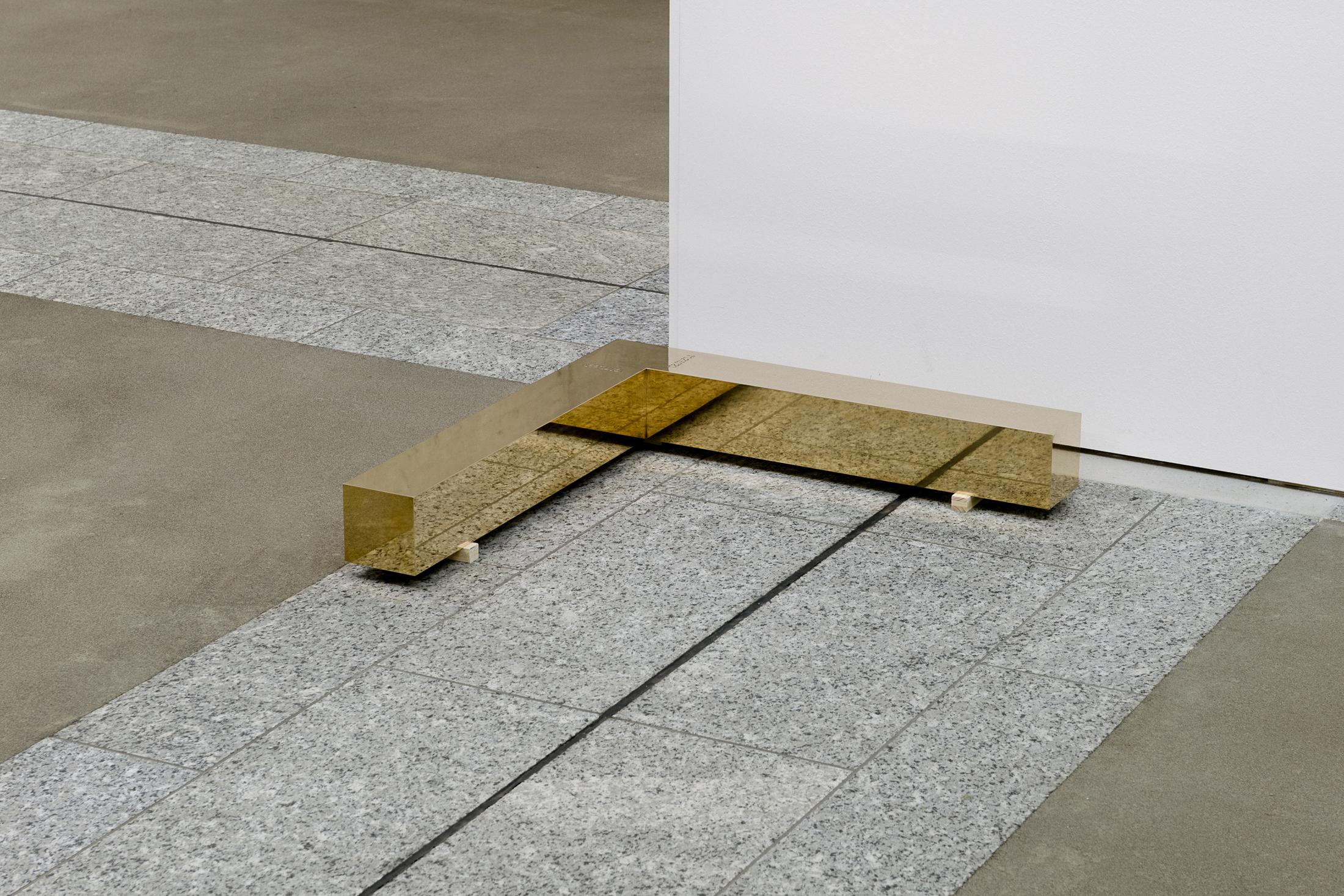 Exhibition View Groupshow «The Humans; view on Arena Passo, Doppio, 2016» / Photo: Sebastian Stalder / Courtesy: Sprovieri, Collection Claudio Esposito, Napoli on loan to Madre – Museo d’Arte Donnaregina, Napoli