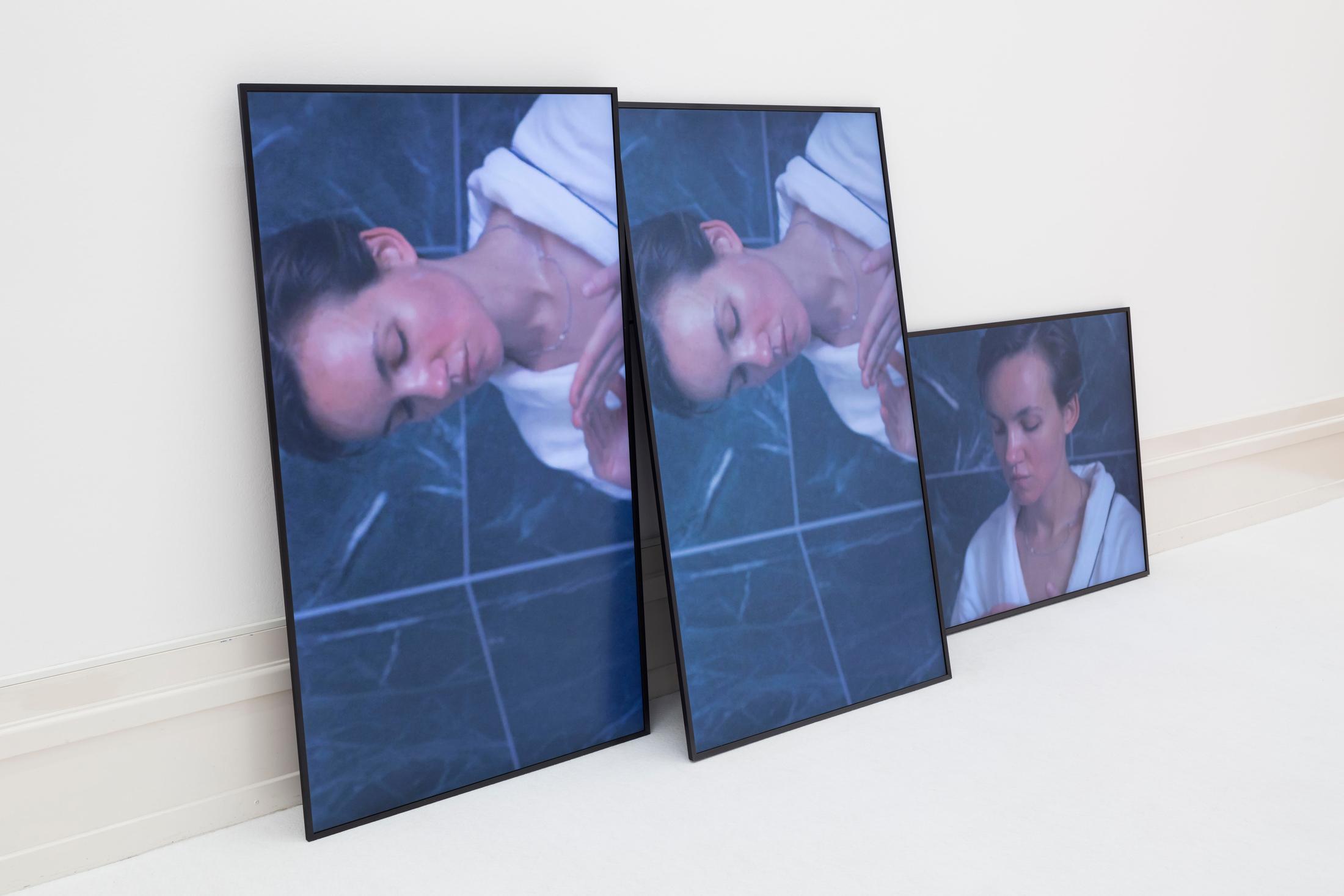 Exhibition View Tobias Kaspar «Independence / view on Hydra Life, 2013» at Kunsthalle Bern, 2018 / Photo: Gunnar Meier / Courtesy: the artist and Kunsthalle Bern