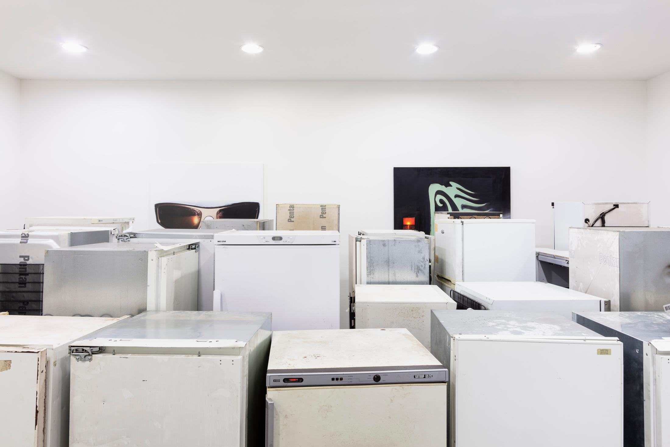 Exhibition View Tobias Spichtig Soloshow «Fridges & Mind Again» at SALTS Birsfelden, Basel, 2019 / Photo: Gunnar Meier / Courtesy: the artist and SALTS Birsfelden