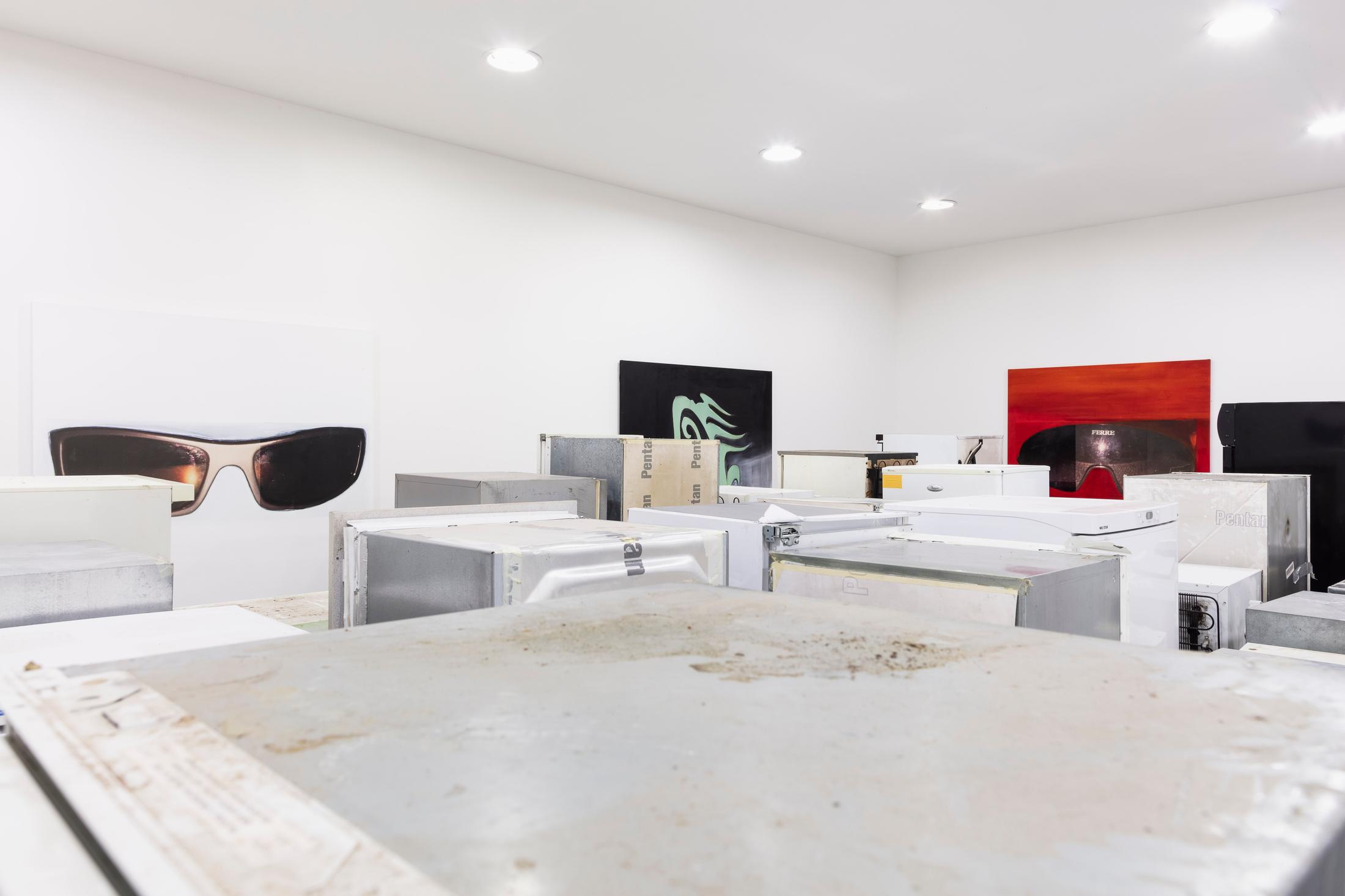 Exhibition View Tobias Spichtig Soloshow «Fridges & Mind Again» at SALTS Birsfelden, Basel, 2019 / Photo: Gunnar Meier / Courtesy: the artist and SALTS Birsfelden