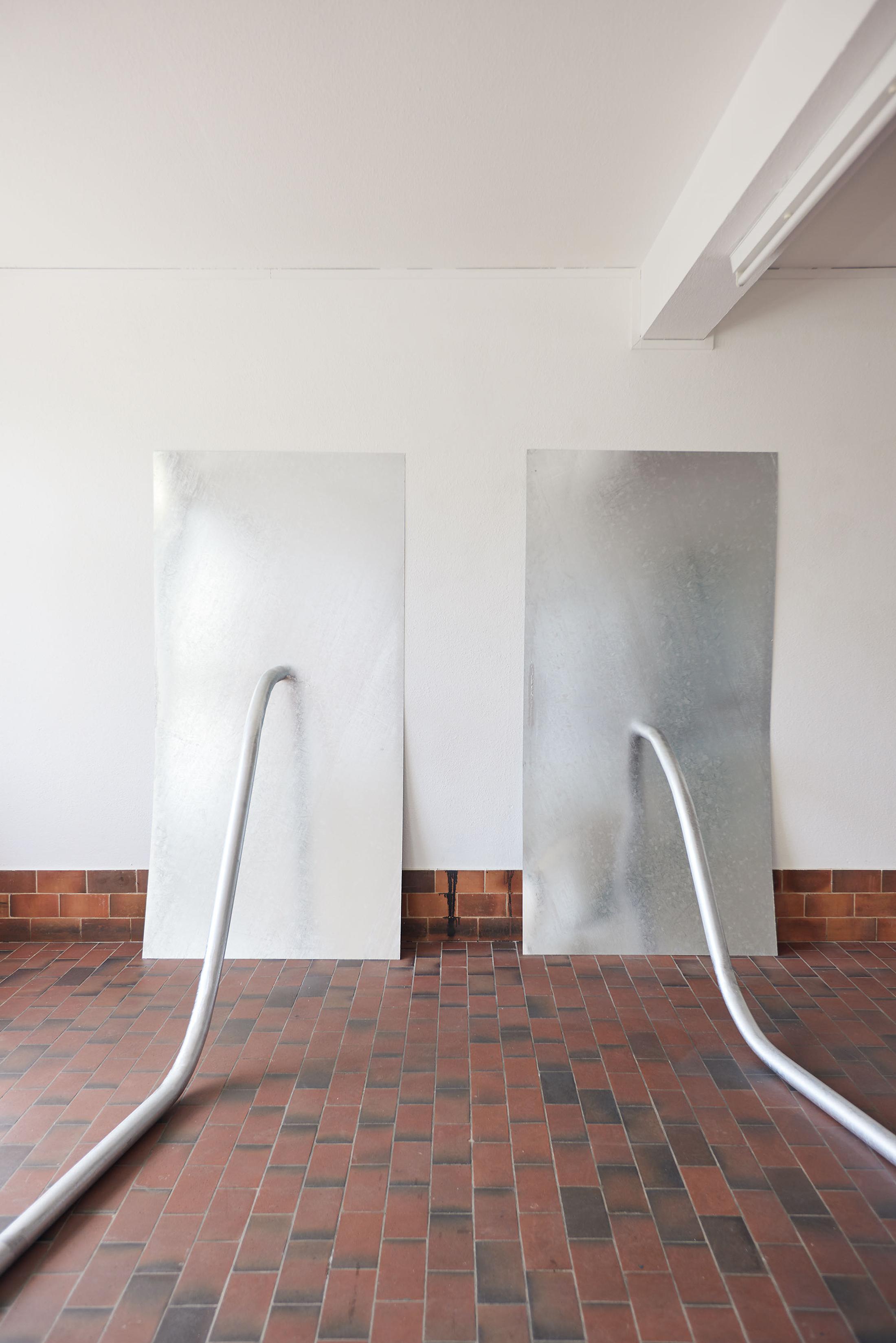 Exhibition View Toni Schmale Solo Show «watersports; view on Toni Schmale, schlauch #1 and schlauch #2, 2022, detail» at Mayday, Basel, 2022 / Photo: Moritz Schermbach / Courtesy: the artist and Mayday