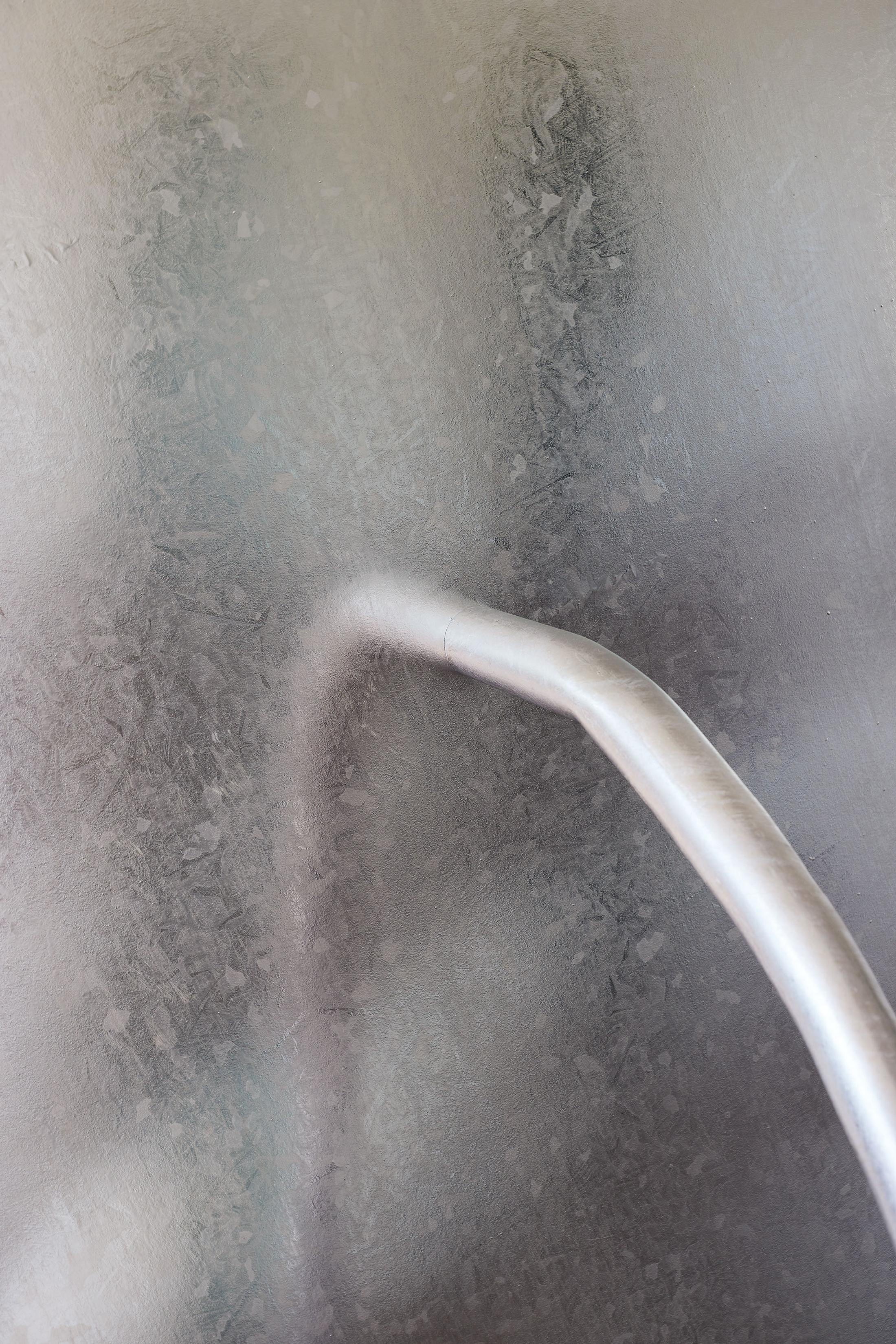 Exhibition View Toni Schmale Solo Show «watersports; view on Toni Schmale, schlauch #1 and schlauch #1, 2022, detail» at Mayday, Basel, 2022 / Photo: Moritz Schermbach / Courtesy: the artist and Mayday