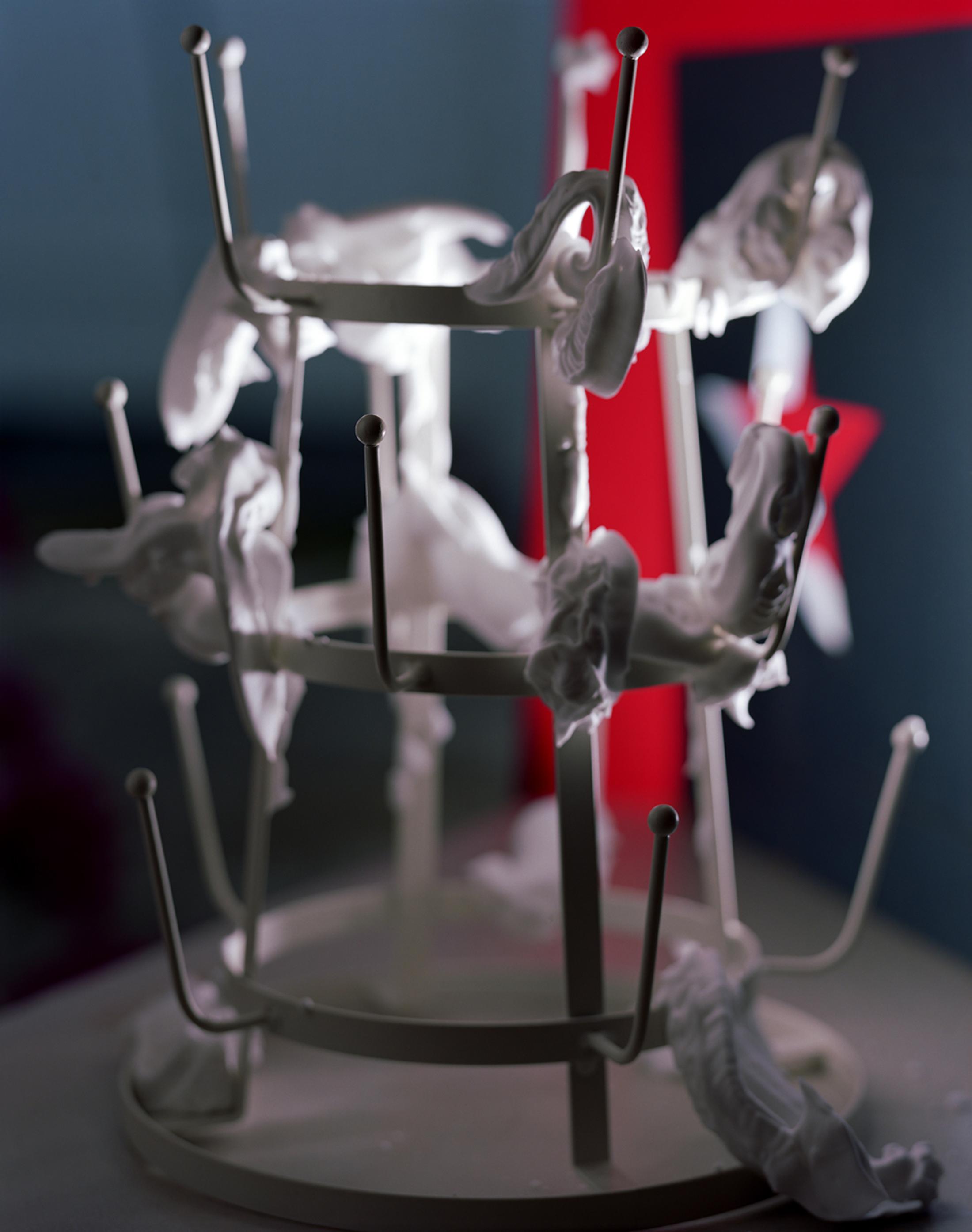 Exhibition View Torbjørn Rødland Solo Show «More Than Tongue Can Tell; view on Torbjørn Rødland, Hedgehog Foam, 2019, Chromogenic print on Kodak Endura paper, framed, 76 x 60 cm» at Galerie Eva Presenhuber, Waldmannstrasse, Zurich, 2021 / © Torbjørn Rødland / Courtesy: the artist and Galerie Eva Presenhuber