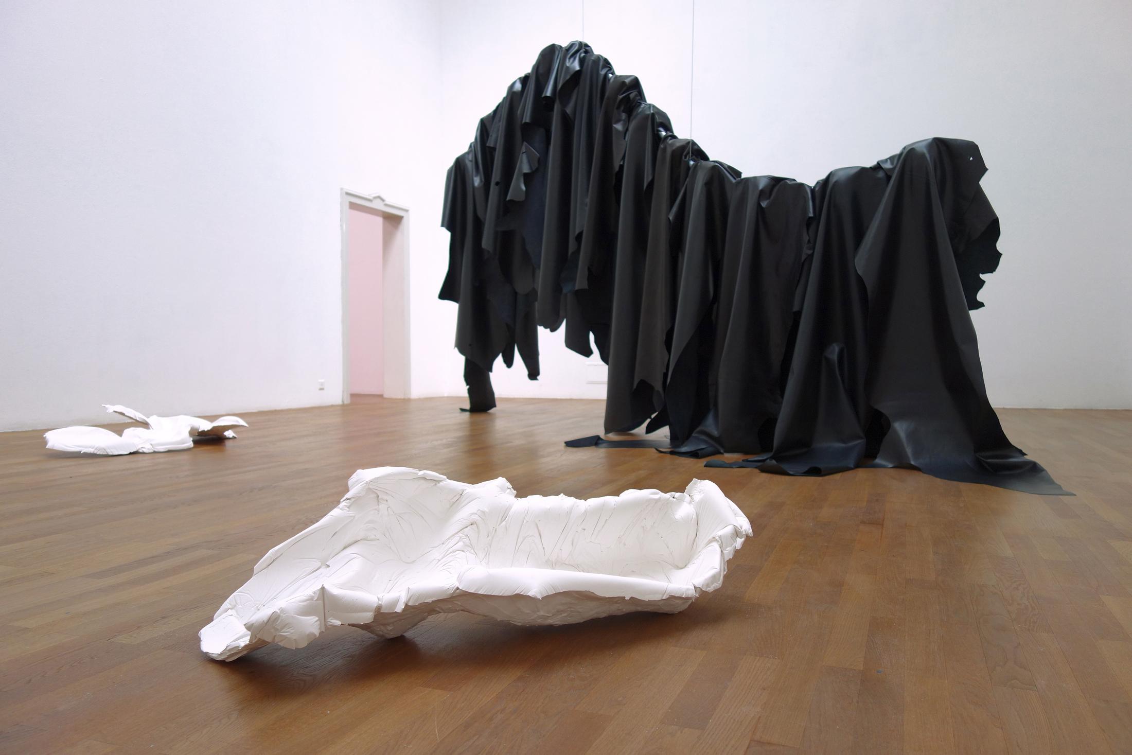 Exhibition View Una Szeemann "In, um es herum und unterhalb" at Kunsthalle Winterthur / Photo: Kunsthalle Winterthur / Courtesy: the artist