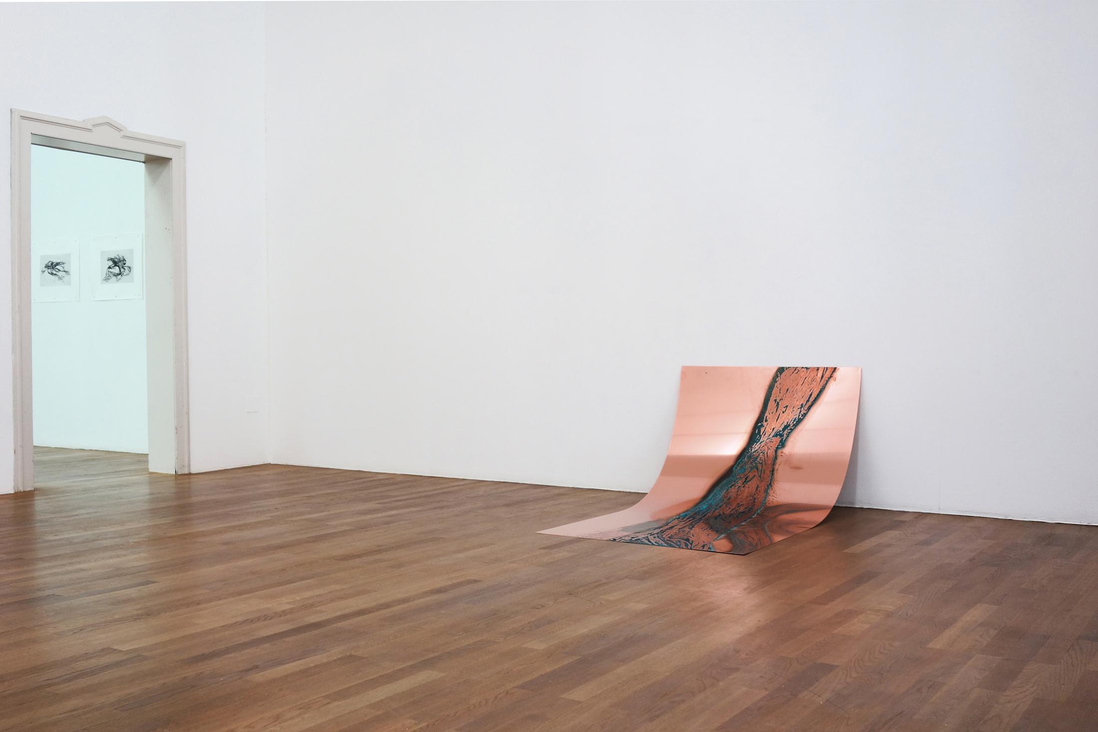 Exhibition View Una Szeemann "In, um es herum und unterhalb" at Kunsthalle