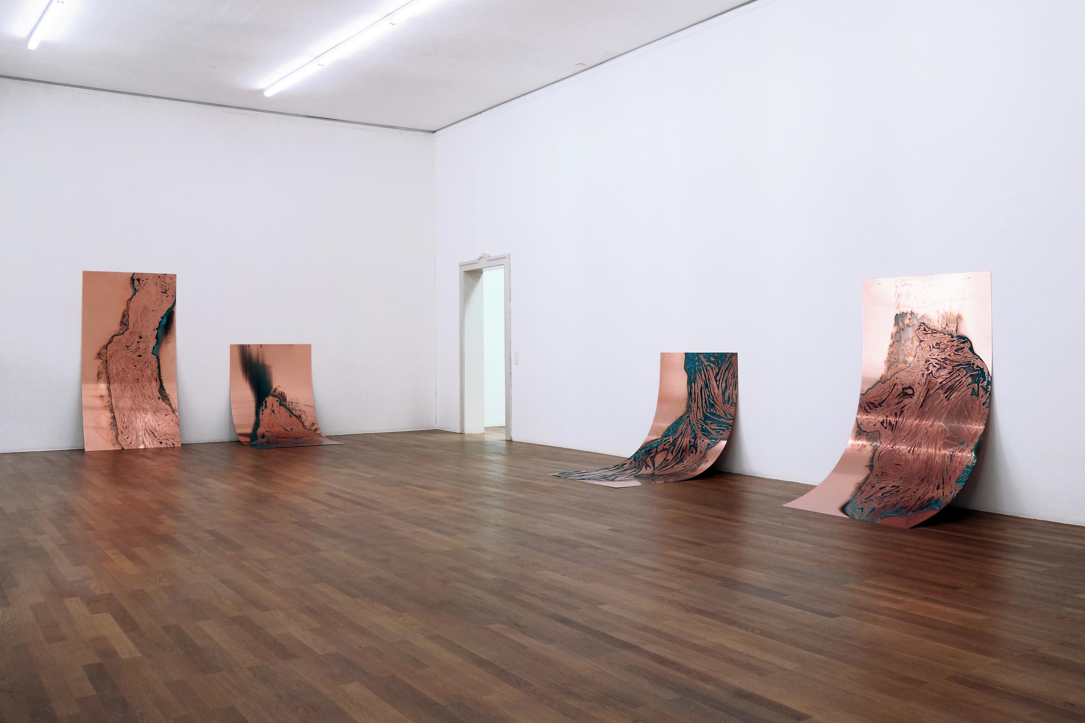 Exhibition View Una Szeemann "In, um es herum und unterhalb" at Kunsthalle