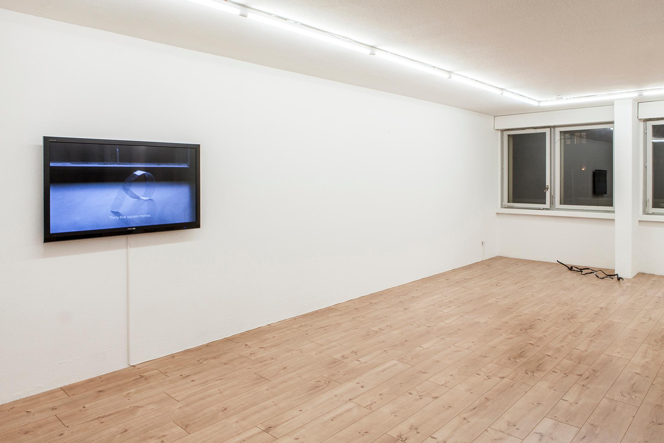 Exhibition View Groupshow «Unreal Estate; view on Jiajia Zhang, Untitled (Unreal Estate), 2019 and Julia Znoj, Clam, 2020» at HAMLET, Oerlikon, Zurich, 2020 / Courtesy: the artist and HAMLET