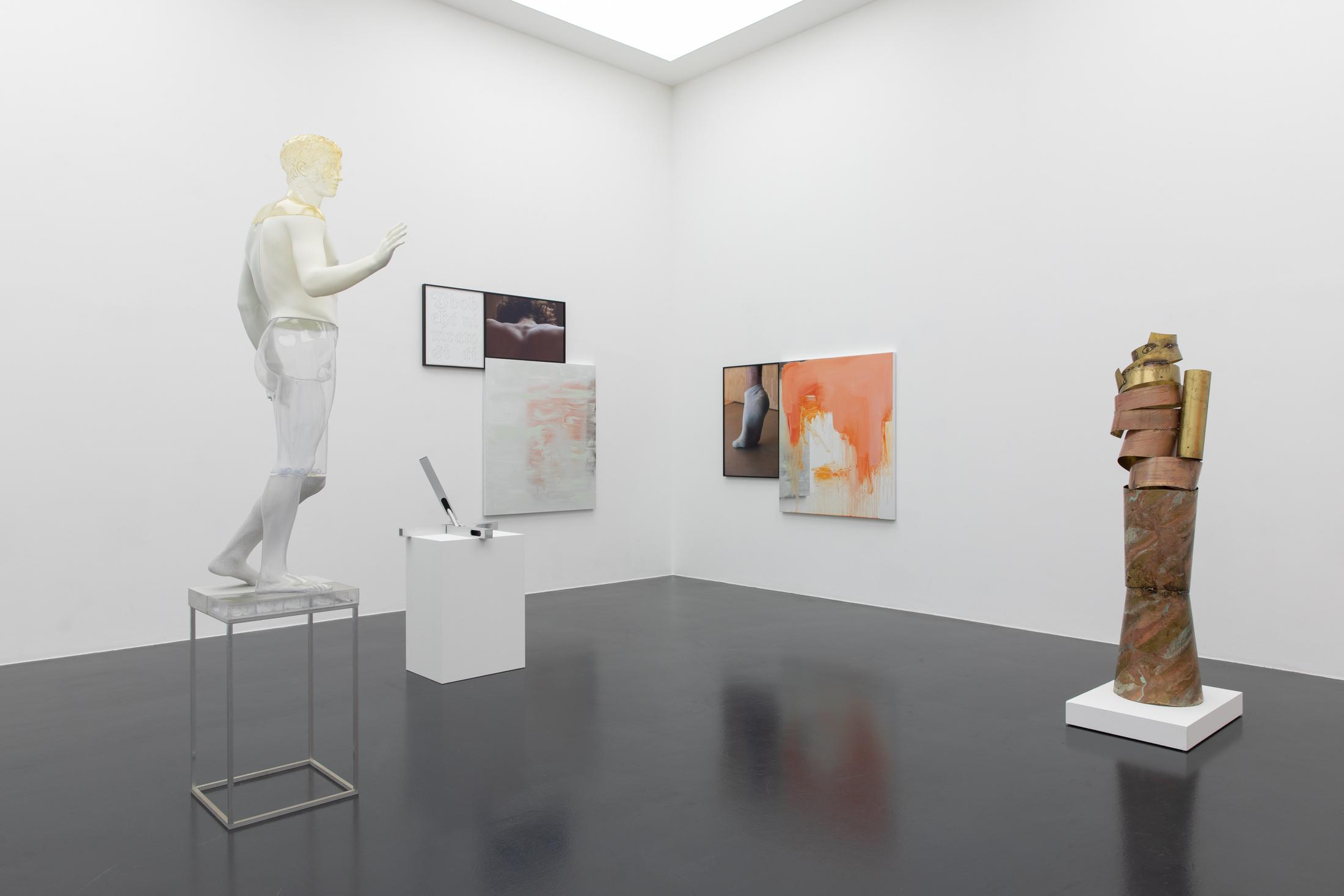 Exhibition View Groupshow «Unterschiedswesen» at von Bartha, S-Chanf, 2019-20 / Photo: Diana Pfammatter / Courtesy: the artists and von Bartha