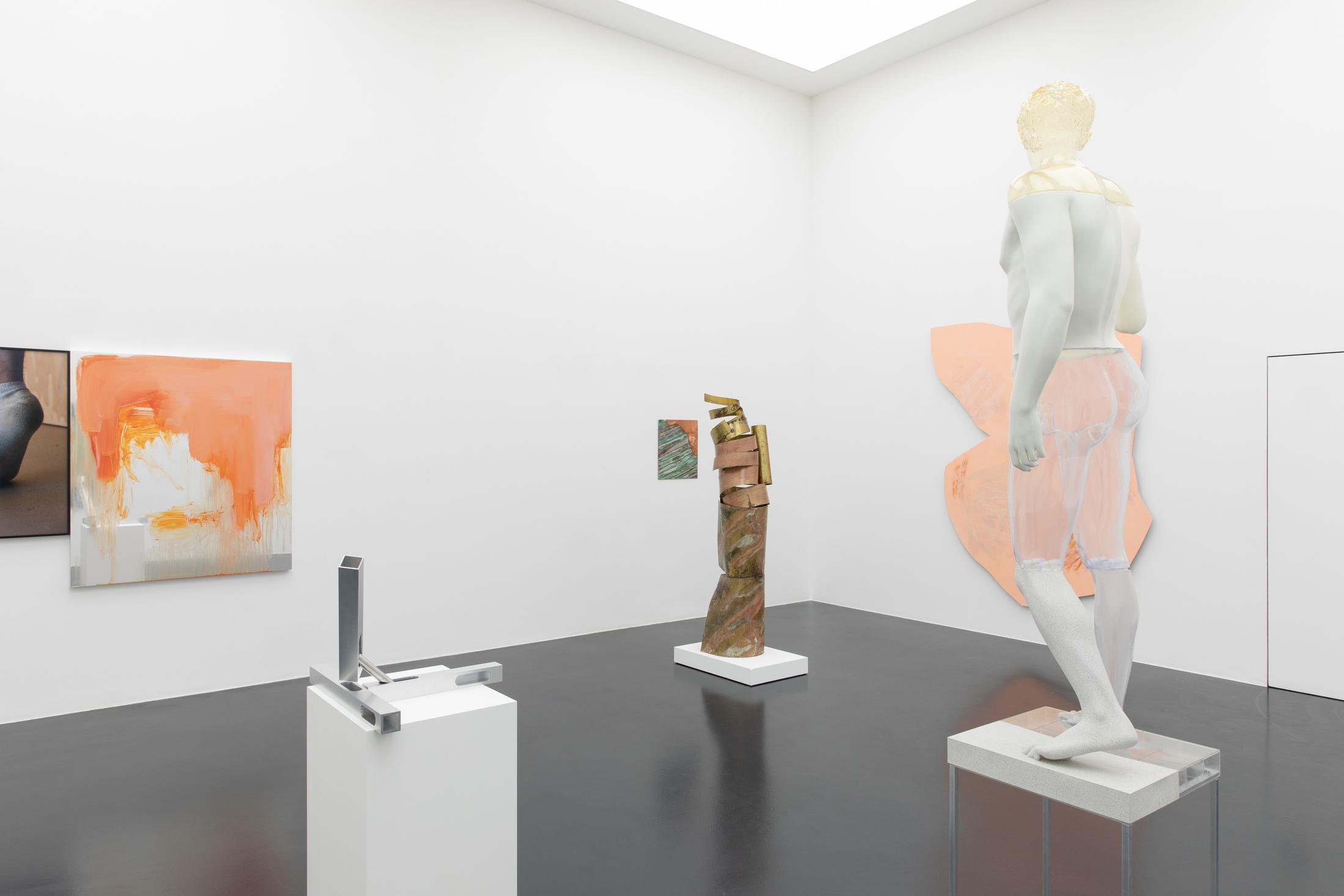 Exhibition View Groupshow «Unterschiedswesen» at von Bartha, S-Chanf, 2019-20 / Photo: Diana Pfammatter / Courtesy: the artists and von Bartha