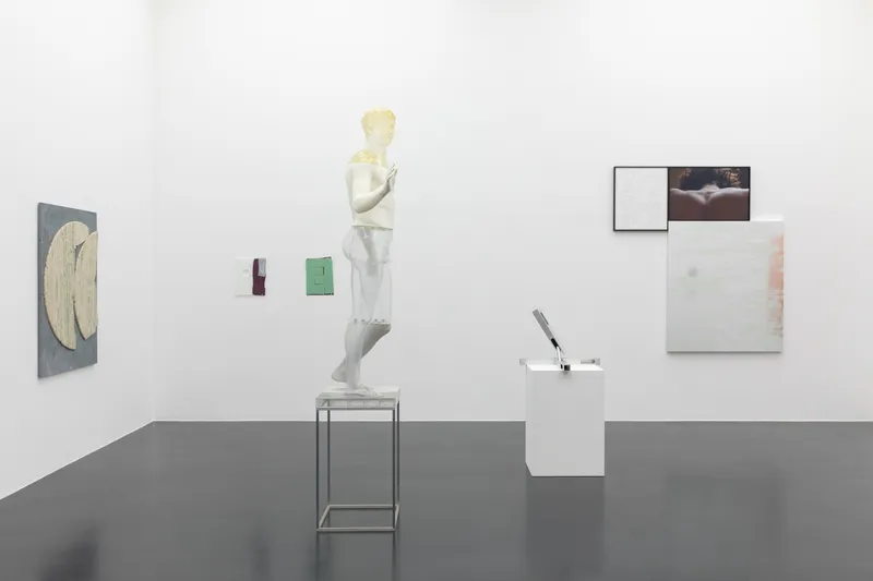 Exhibition View Groupshow «Unterschiedswesen» at von Bartha, S-Chanf, 2019-20 / Photo: Diana Pfammatter / Courtesy: the artists and von Bartha