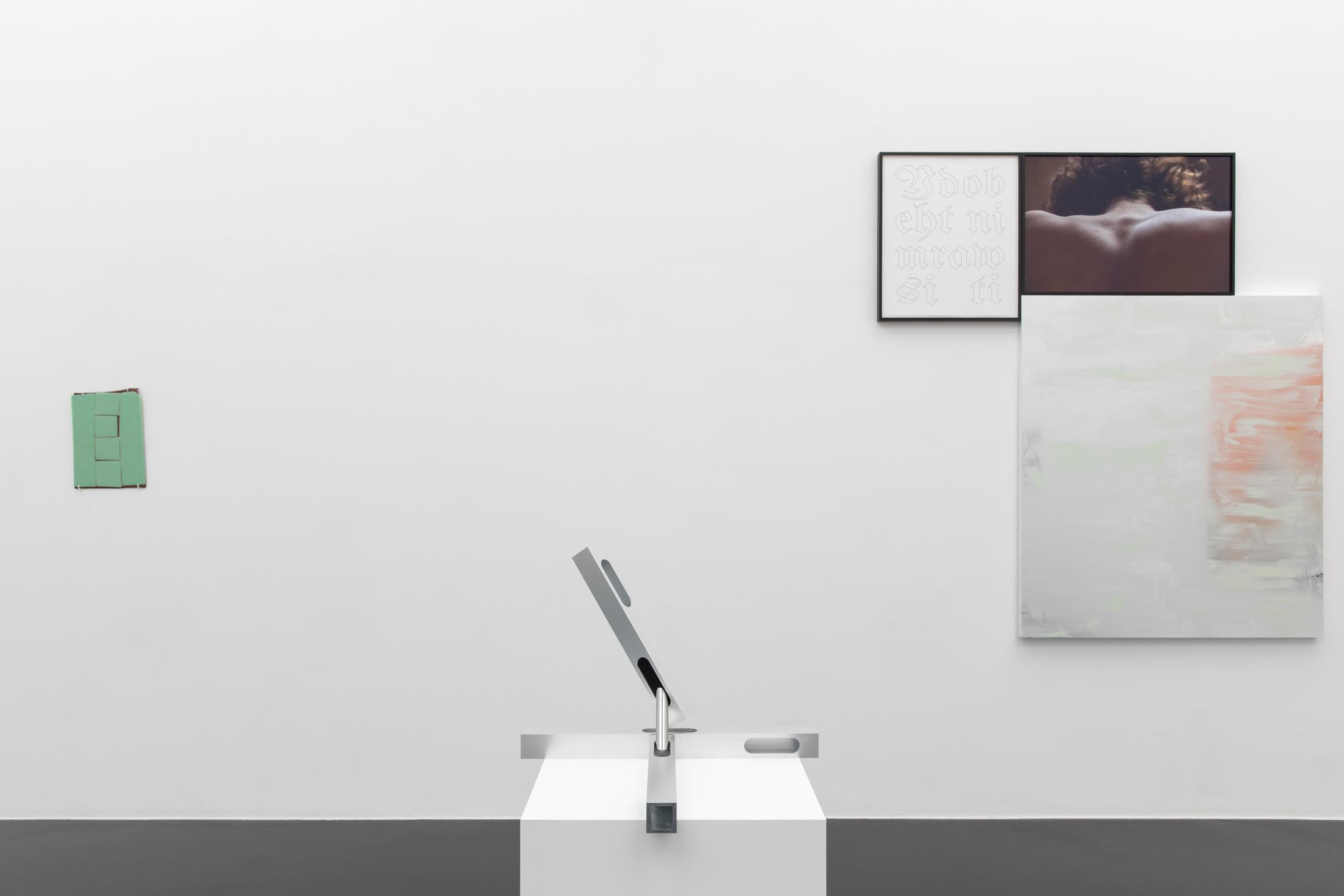 Exhibition View Groupshow «Unterschiedswesen» at von Bartha, S-Chanf, 2019-20 / Photo: Diana Pfammatter / Courtesy: the artists and von Bartha