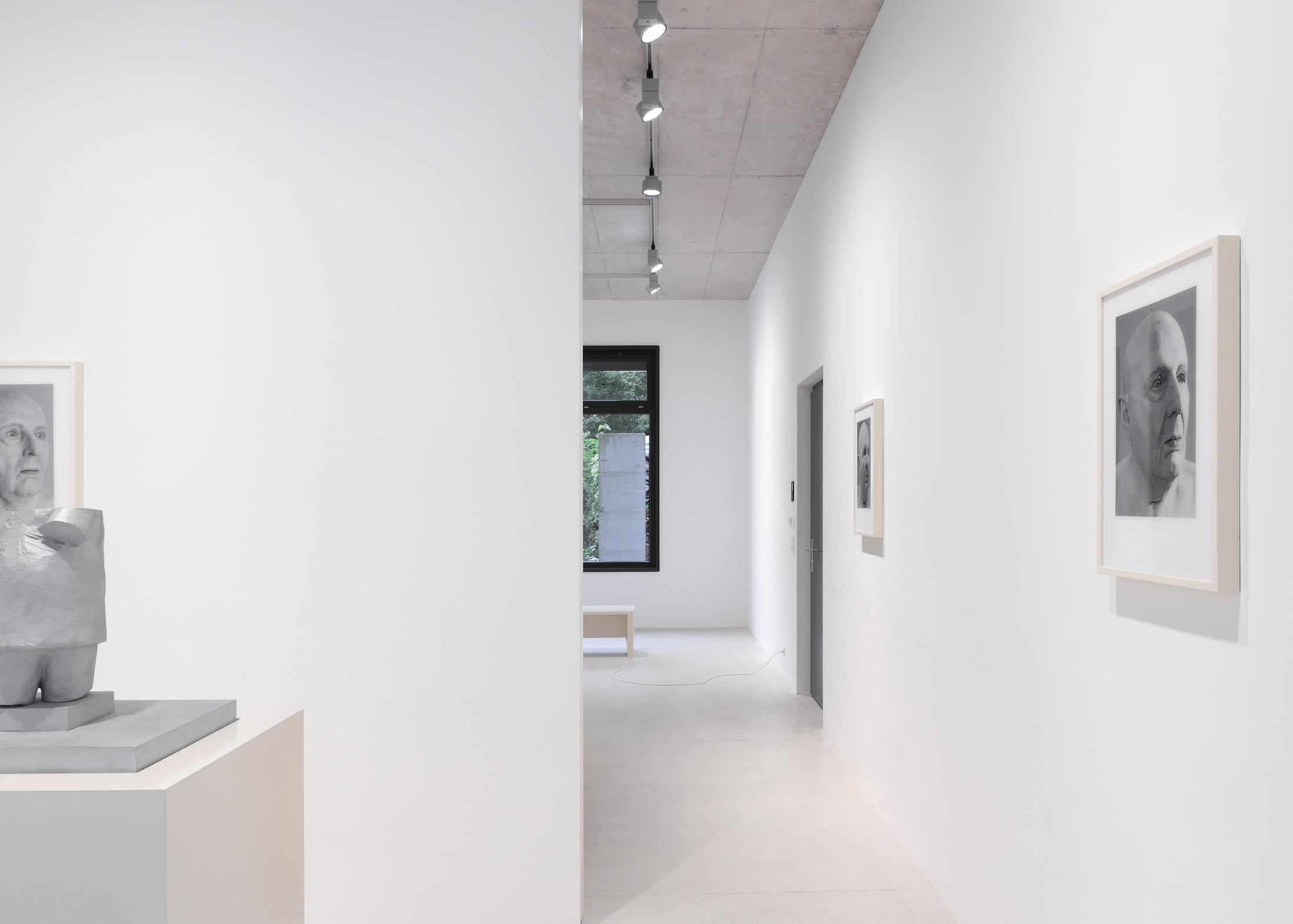 Exhibition View Urs Lüthi Solo Show «SUPERHUMAN» at Windhager von Kaenel, Zurich, 2021 / Courtesy: the artist and Windhager von Kaenel