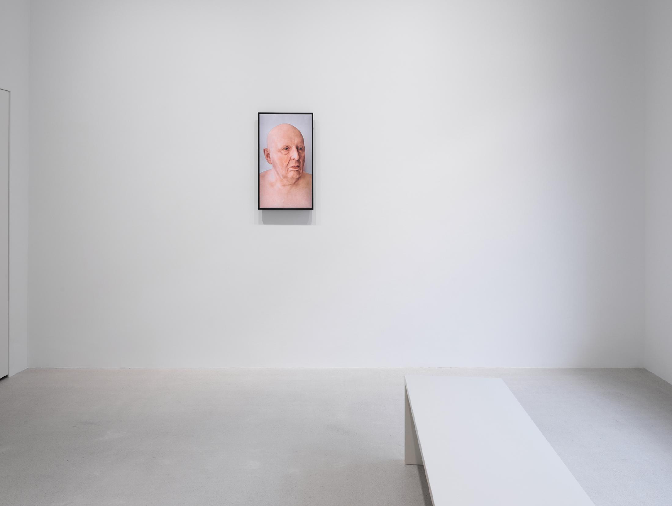 Exhibition View Urs Lüthi Solo Show «SUPERHUMAN; view on Urs Lüthi, Selfportrait (SHAME), 2021, (video loop)» at Windhager von Kaenel, Zurich, 2021 / Courtesy: the artist and Windhager von Kaenel