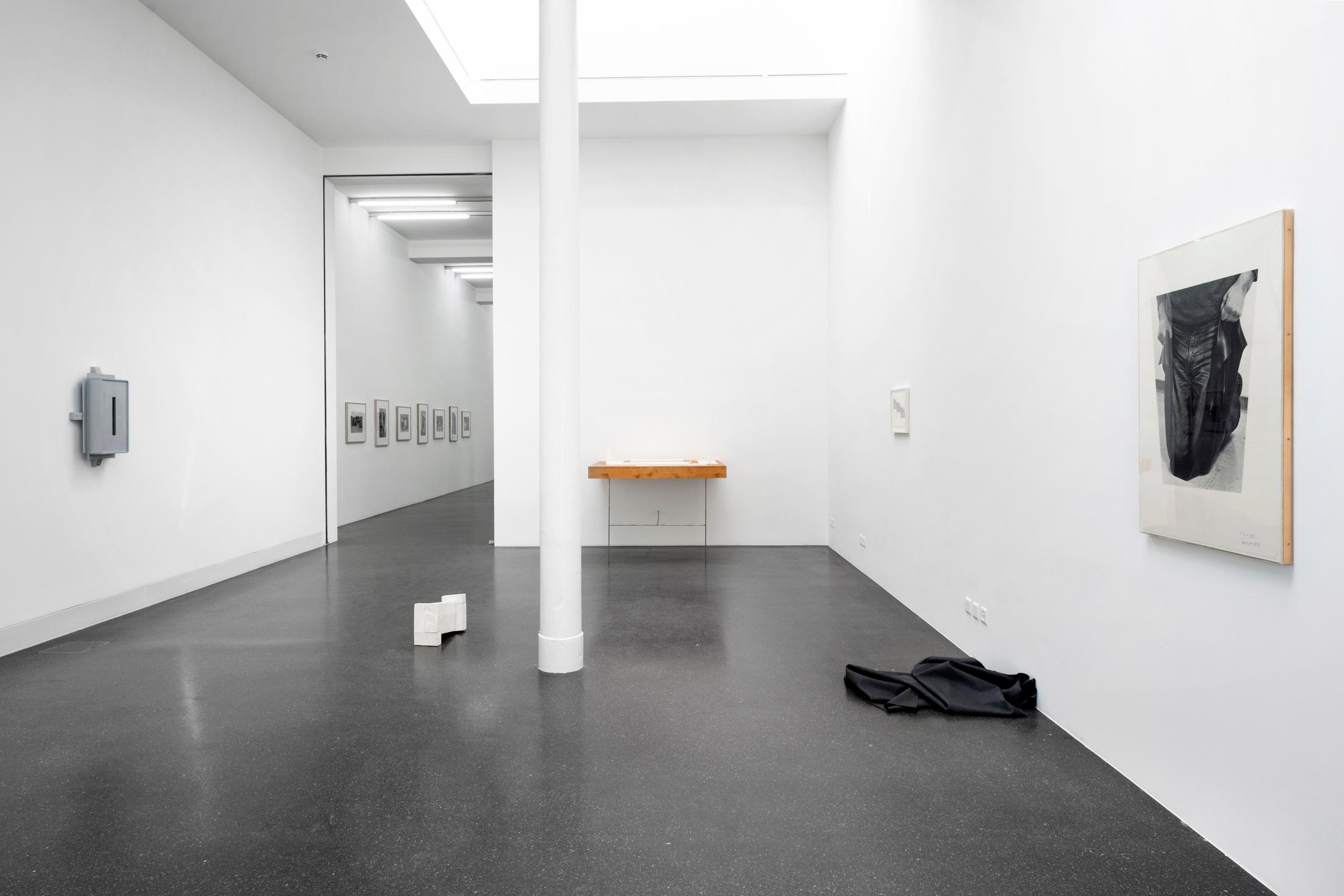 Exhibition View Vaclav Pozarek Soloshow «HOW (hot or what)» at Galerie Francesca Pia, Zurich, 2019 / Photo: Flavio Karrer / Courtesy: the artist and Galerie Francesca Pia