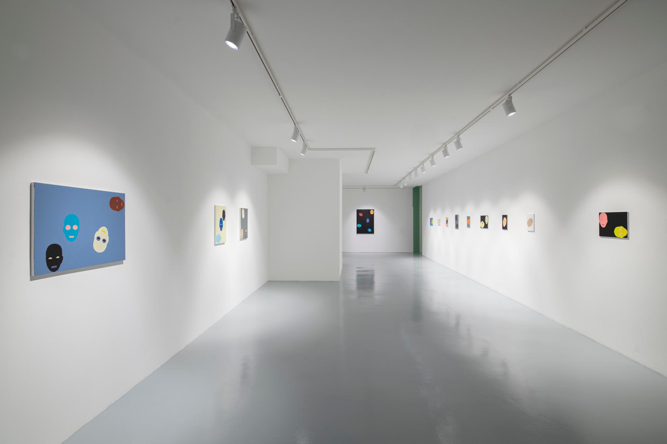 Exhibition View Valentin Carron Solo Show «Ovals In The Dark» at Wilde Gallery, 2022 / Photo: Greg Clément / Courtesy: the artist and Wilde Gallery