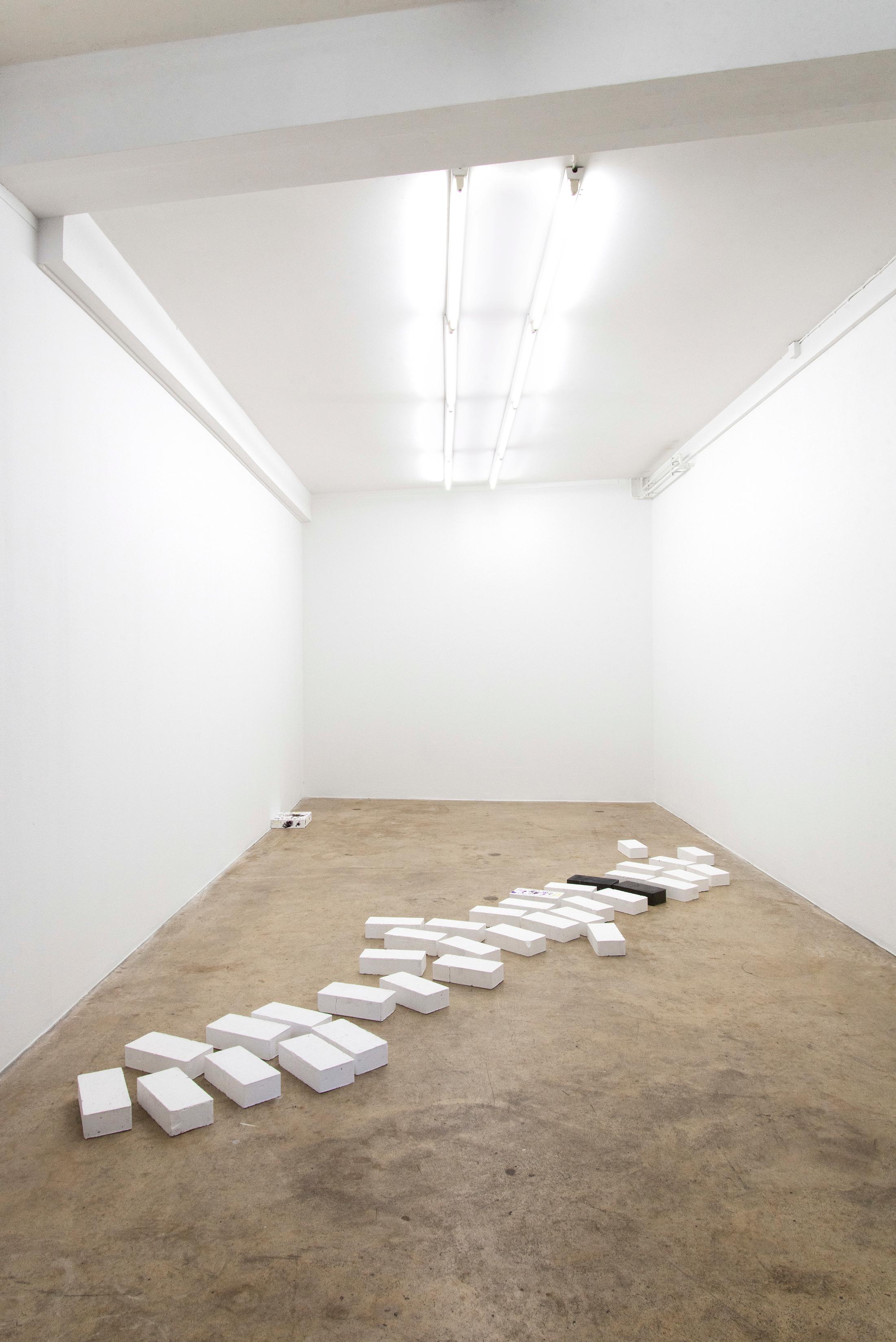 Exhibition View Valentina Triet Soloshow «Quader, Bricks, Loyalty, Heavenly Noblesse...» at Milieu, Bern, 2019 / Photo: Andreas Lumineau / Courtesy: the artist and Milieu, Bern