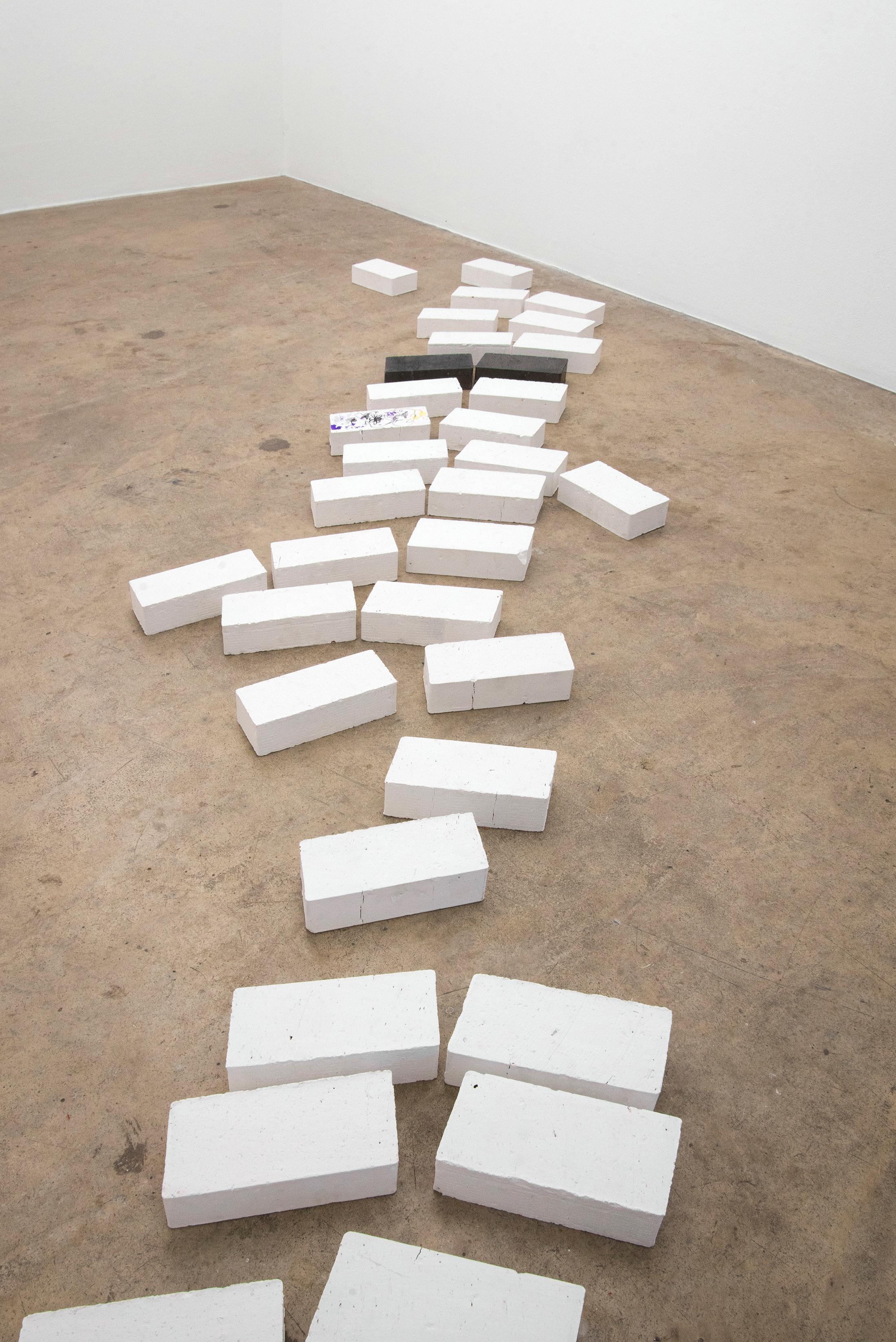 Exhibition View Valentina Triet Soloshow «Quader, Bricks, Loyalty, Heavenly Noblesse...; view on Path, 2019» at Milieu, Bern, 2019 / Photo: Andreas Lumineau / Courtesy: the artist and Milieu, Bern
