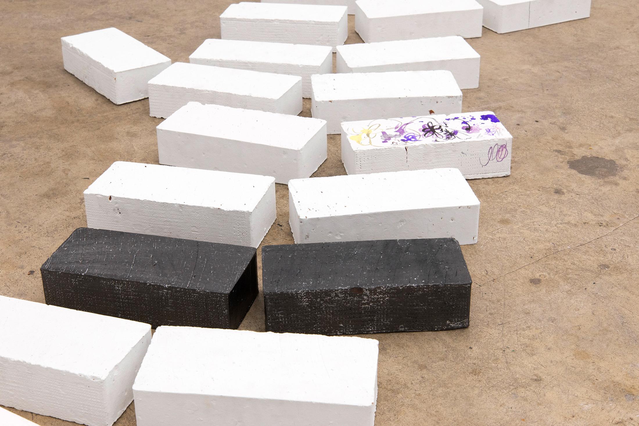 Exhibition View Valentina Triet Soloshow «Quader, Bricks, Loyalty, Heavenly Noblesse...; view on Path, 2019 (detail)» at Milieu, Bern, 2019 / Photo: Andreas Lumineau / Courtesy: the artist and Milieu, Bern