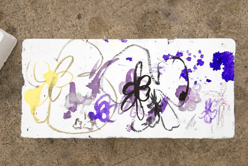 Exhibition View Valentina Triet Soloshow «Quader, Bricks, Loyalty, Heavenly Noblesse...; view on Path, 2019 (detail)» at Milieu, Bern, 2019 / Photo: Andreas Lumineau / Courtesy: the artist and Milieu, Bern