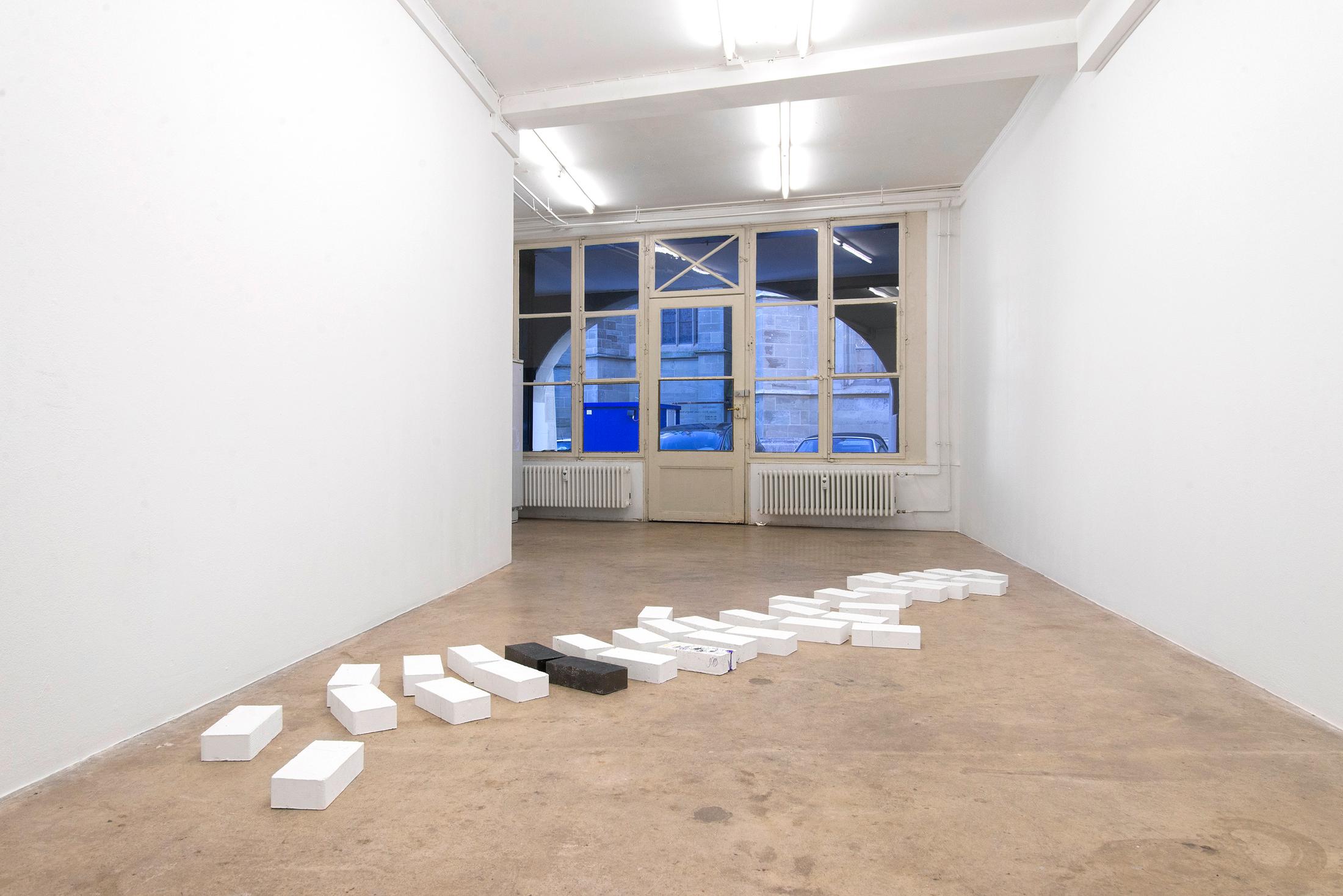 Exhibition View Valentina Triet Soloshow «Quader, Bricks, Loyalty, Heavenly Noblesse...; view on Path, 2019» at Milieu, Bern, 2019 / Photo: Andreas Lumineau / Courtesy: the artist and Milieu, Bern