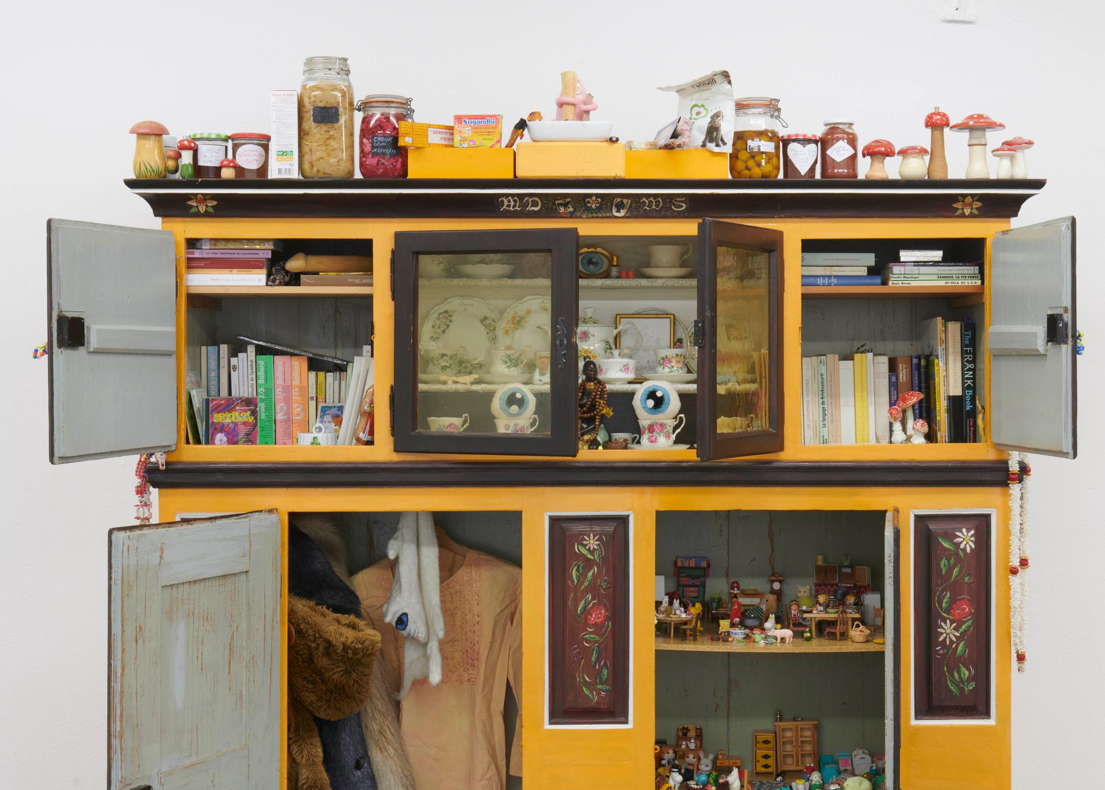 Exhibition View Groupshow «Everyday is in Eternity Bound; view on Vidya Gastaldon, La joie sans objet (puja), 2019» at WallRiss, Fribourg, 2019 / Courtesy: the artist and WallRiss