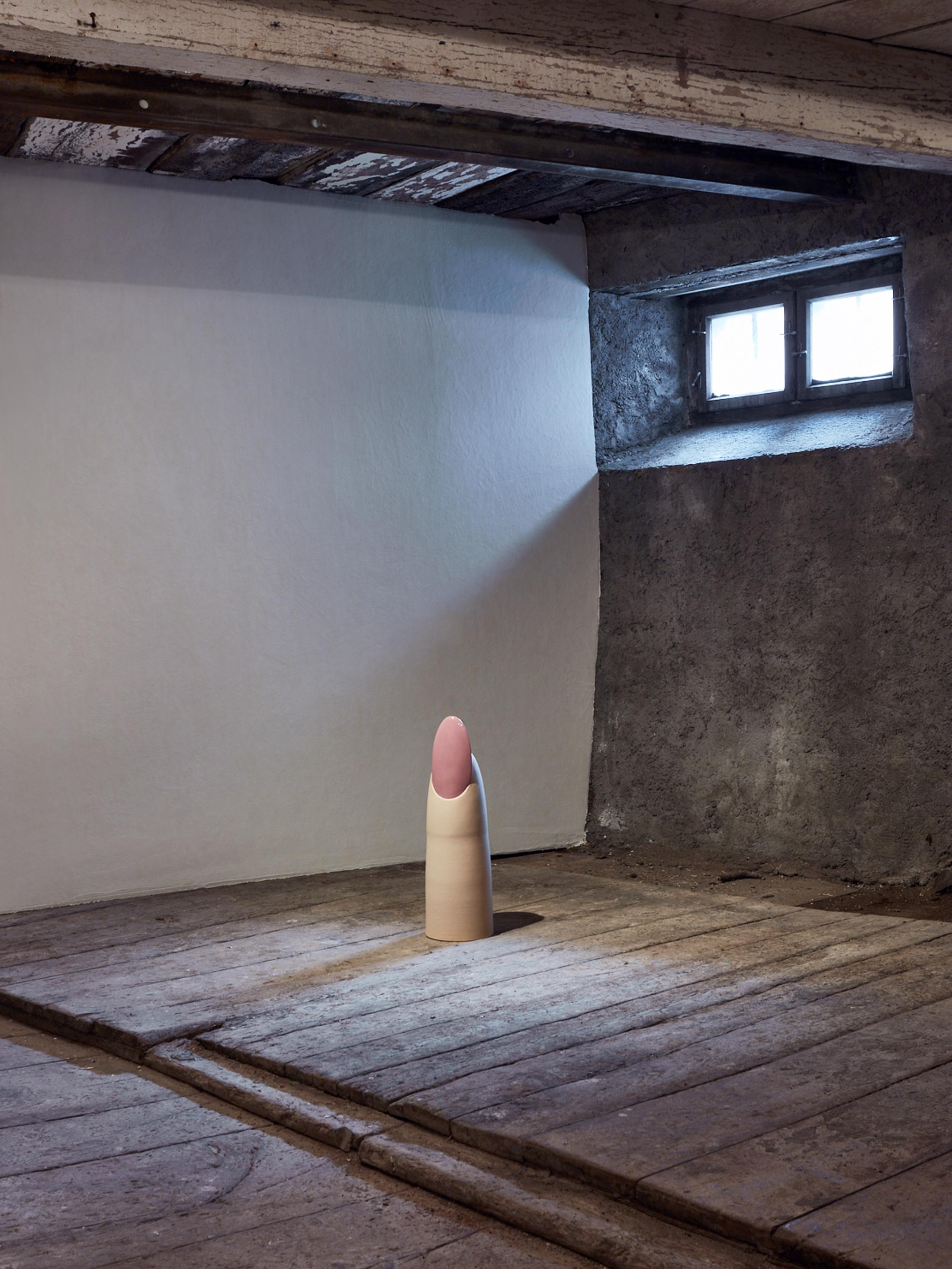 Exhibition View Vanessa Safavi Soloshow «Milch; view on Coral Pink, 2019» at Stalletta Madulain by Windhager von Kaenel / Photo: Philippe Hubler / Courtesy: the artist