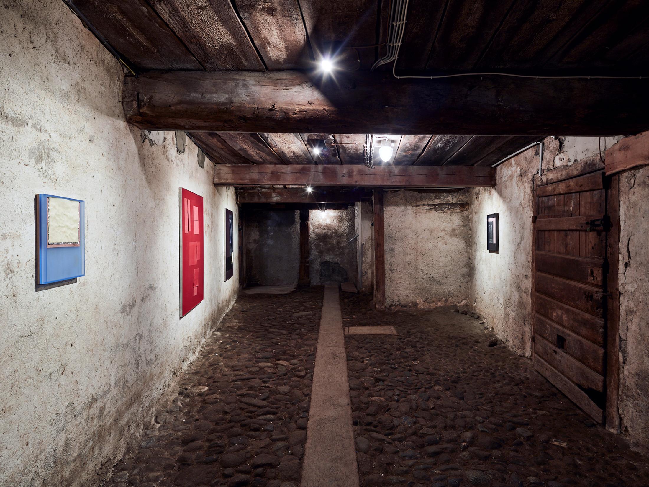 Exhibition View Vanessa Safavi Soloshow «Milch» at Stalletta Madulain by Windhager von Kaenel / Photo: Philippe Hubler / Courtesy: the artist