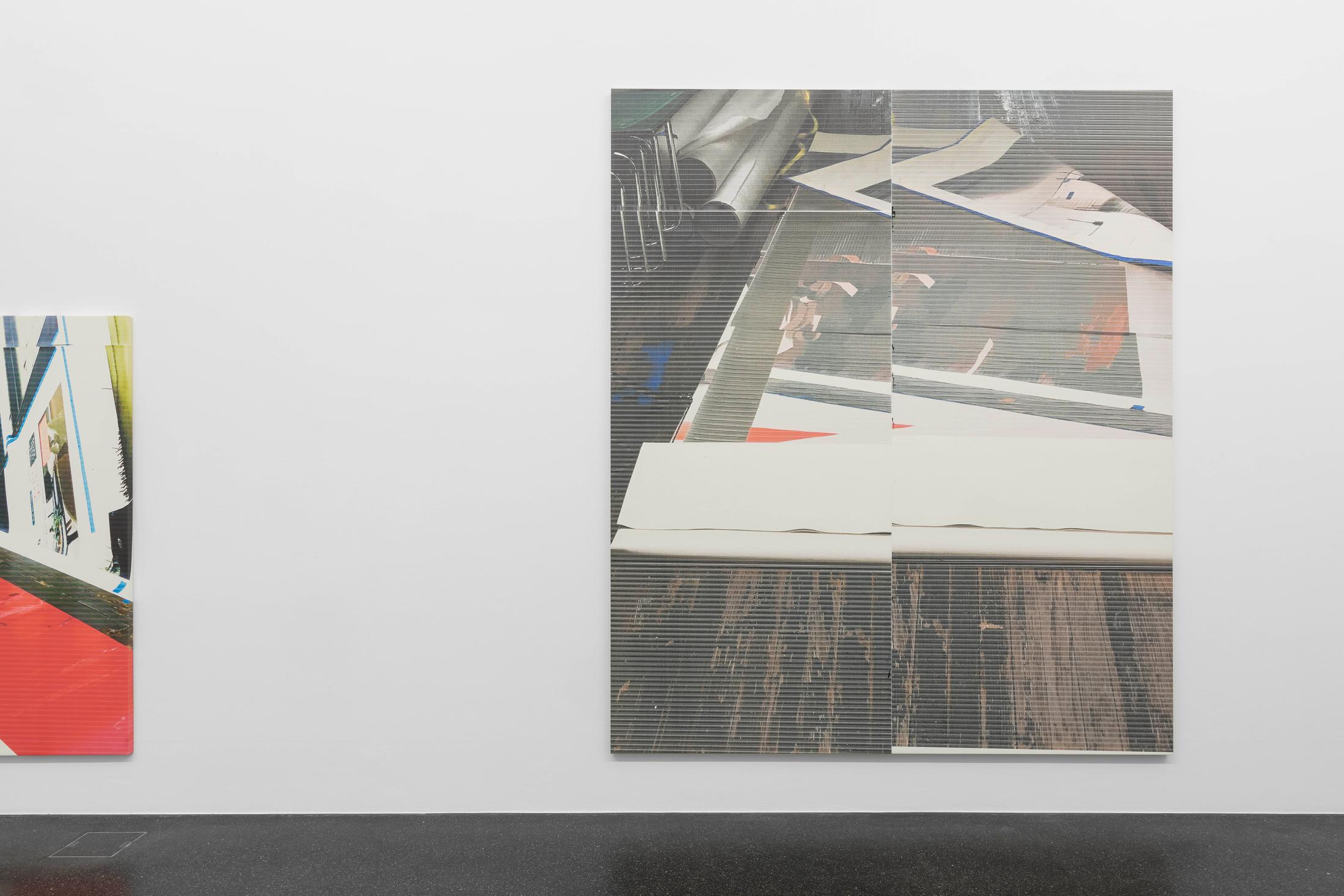 Exhibition View Wade Guyton «Fire and Fury» at Galerie Francesca Pia, Zurich, 2018 / Photo: Gunnar Meier / Courtesy: the artist and Galerie Francesca Pia, Zurich