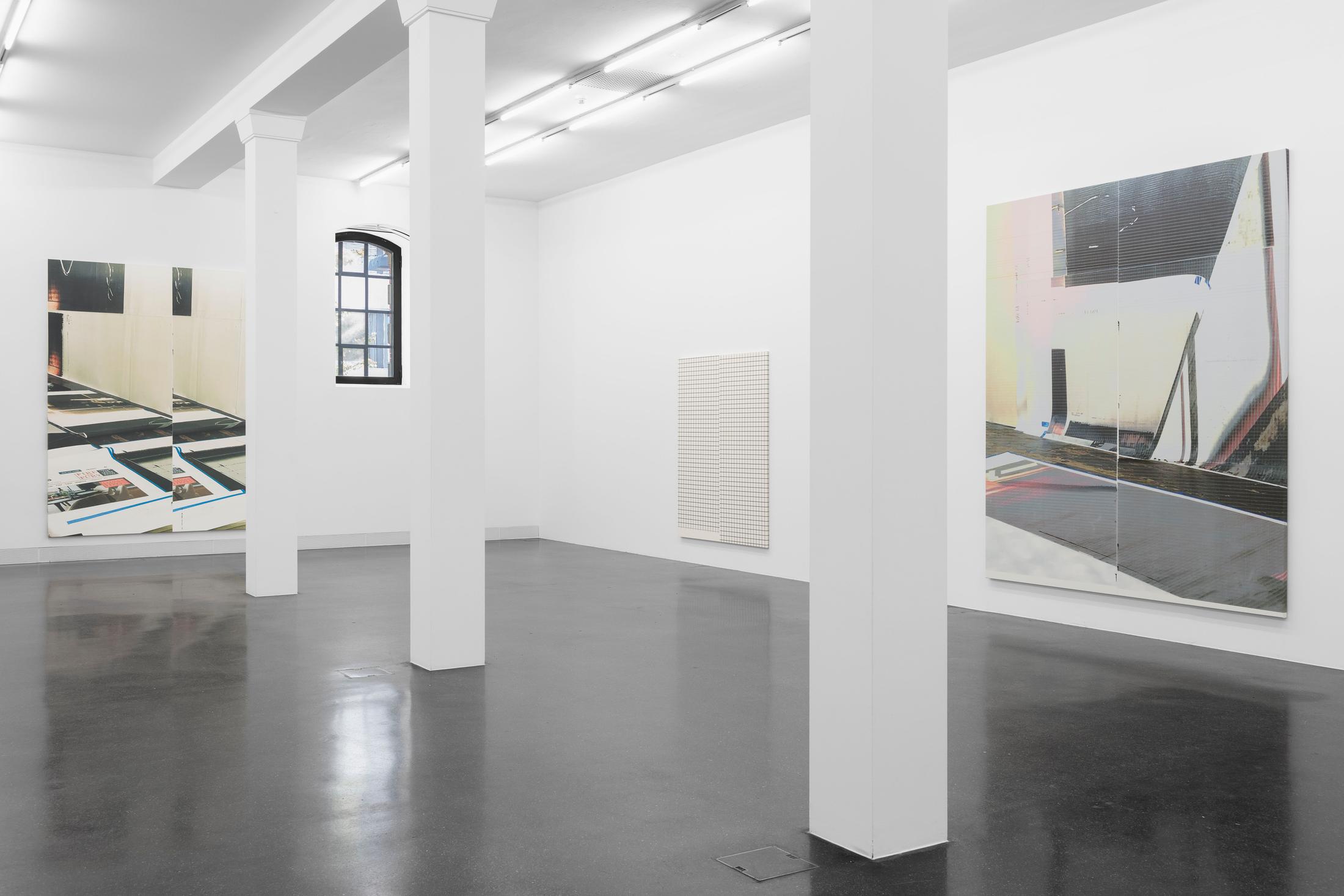 Exhibition View Wade Guyton «Fire and Fury» at Galerie Francesca Pia, Zurich, 2018 / Photo: Gunnar Meier / Courtesy: the artist and Galerie Francesca Pia, Zurich