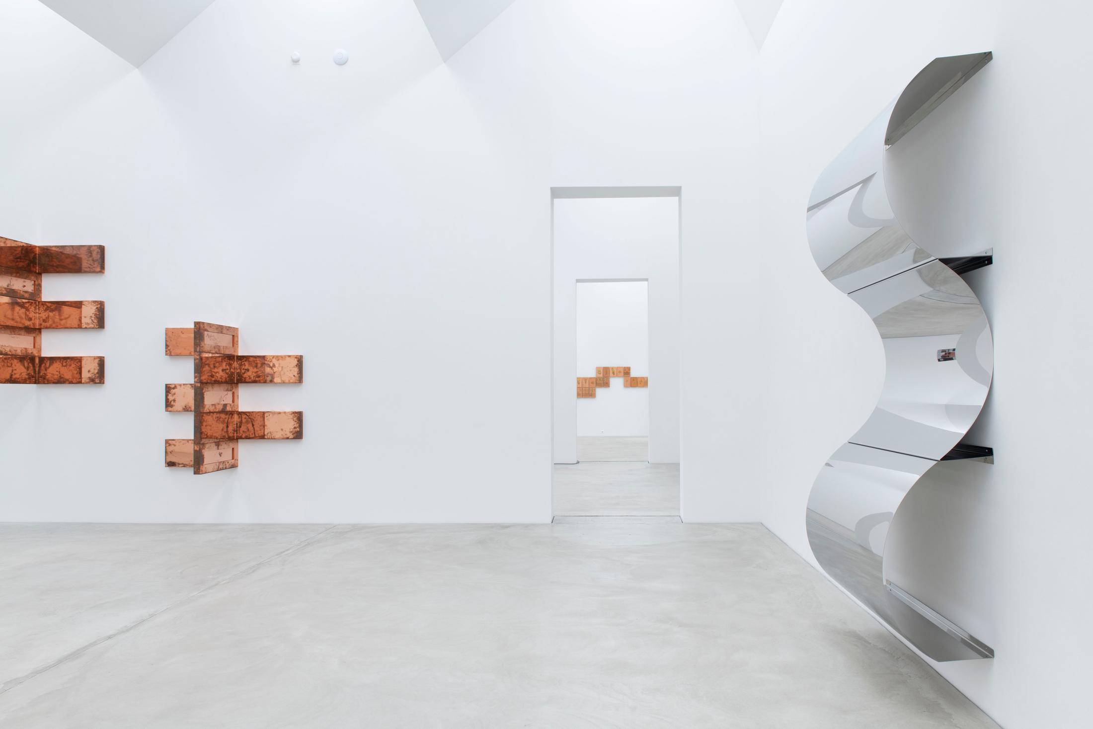 Exhibition View Walead Beshty Soloshow «Standard Deviations» at Kunst Museum Winterthur, Winterthur, 2020 / Photo: Reto Kaufmann / Courtesy: the artist and Kunst Museum Winterthur