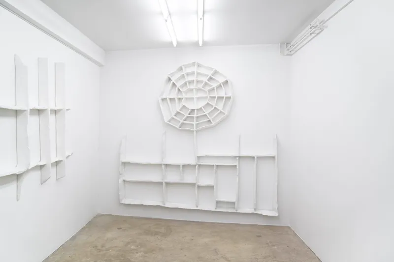 Exhibition View Groupshow «Winds of Change; view on Vinzenz Meyner, Soft Skills, 2020, 235 x 250 cm, Papier mâché» at Milieu, Bern, 2020 / Courtesy: the artist and Milieu, Bern