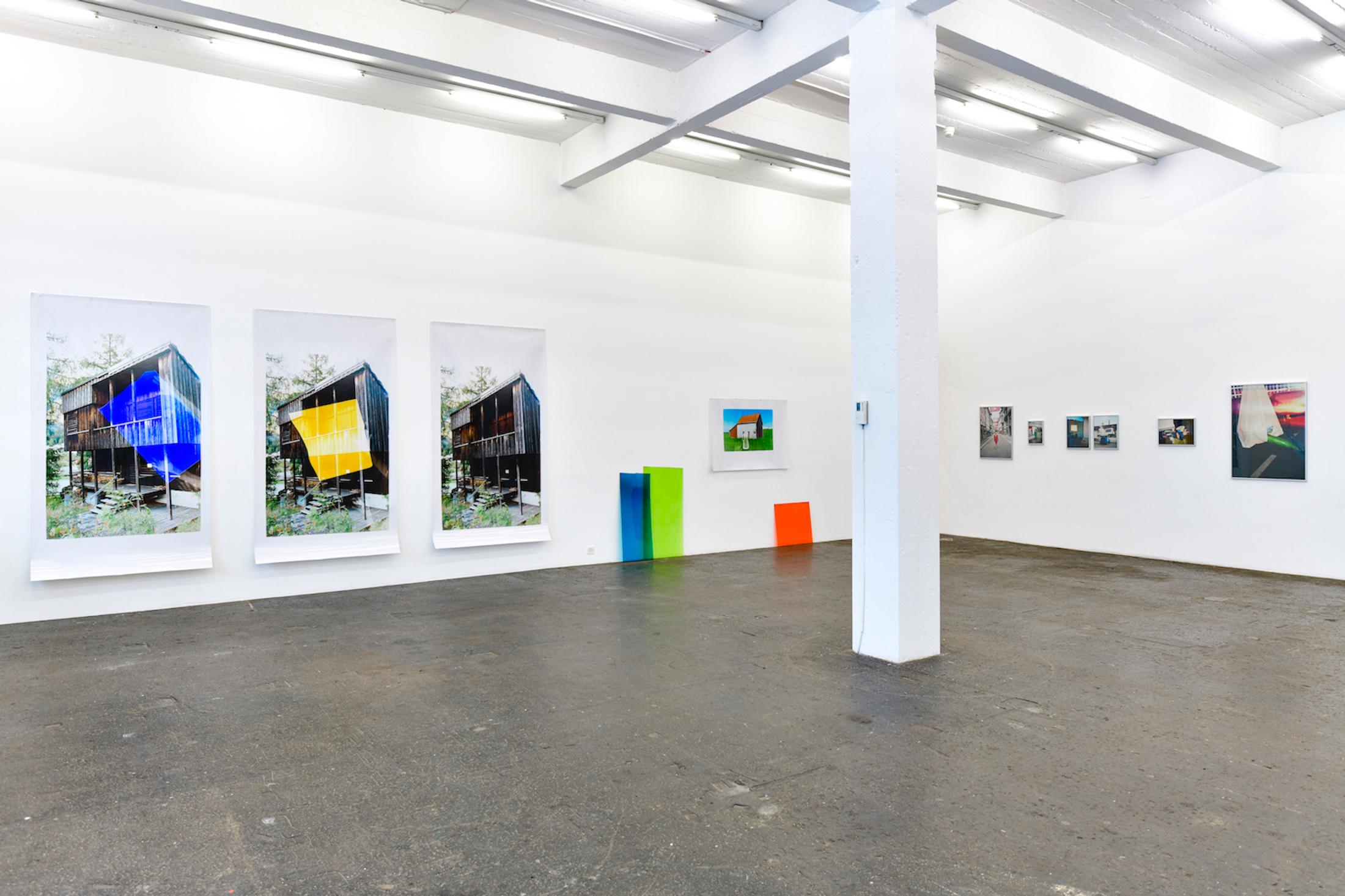 Exhibition View Group Show «WO WIR» with Jiří Makovec and Katalin Deér at Kunst Halle Sankt Gallen, St. Gallen, 2020 / Photo: Kunst Halle Sankt Gallen, Sebastian Schaub / Courtesy: the artists and Kunst Halle Sankt Gallen