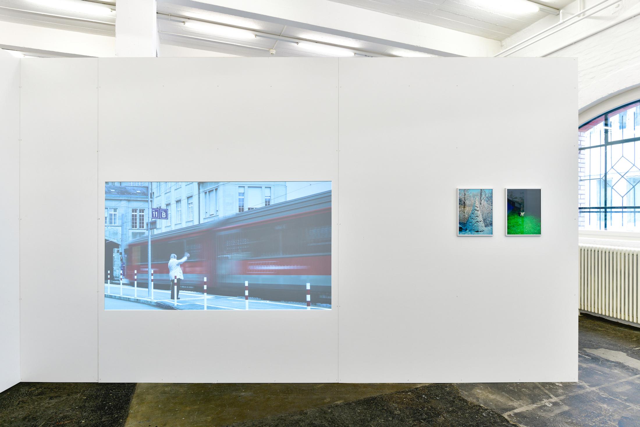 Exhibition View Group Show «WO WIR» with Jiří Makovec and Katalin Deér at Kunst Halle Sankt Gallen, St. Gallen, 2020 / Photo: Kunst Halle Sankt Gallen, Sebastian Schaub / Courtesy: the artists and Kunst Halle Sankt Gallen